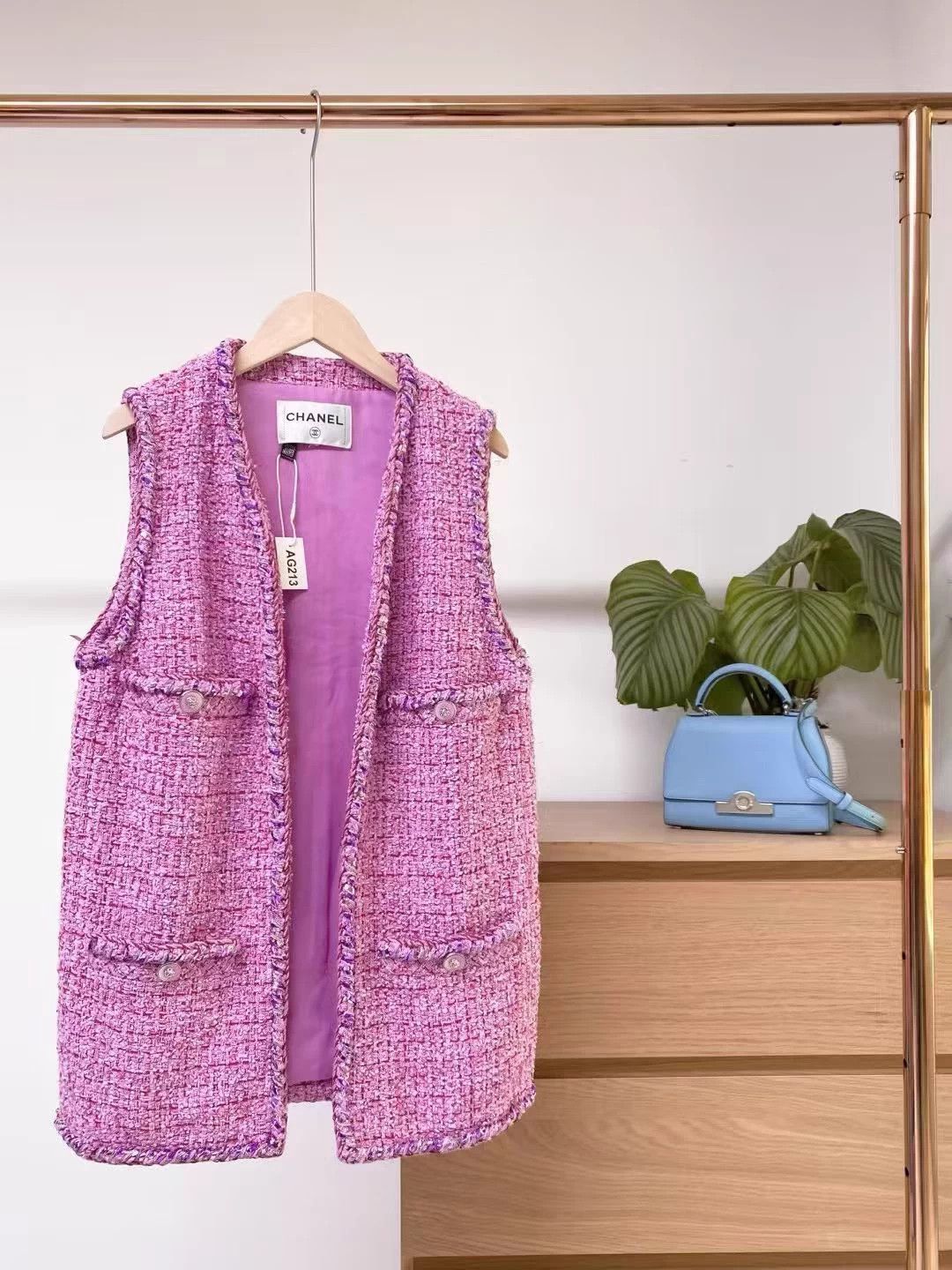 Chanel Chanel tweed vest 34 worn once France Size XS / US 0-2 / IT 36-38 - 1 Thumbnail