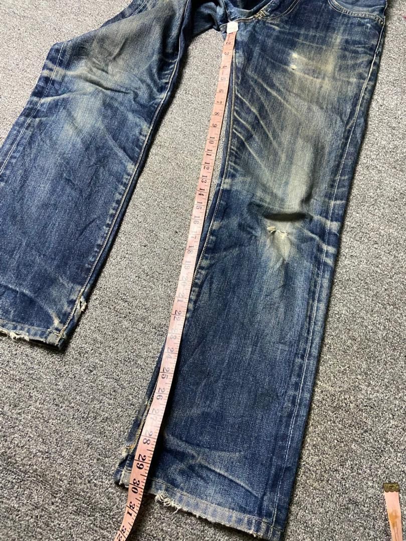 Uniqlo UNIQLO Distressed Denim Jeans (143) Size US 30 / EU 46 - 7 Thumbnail