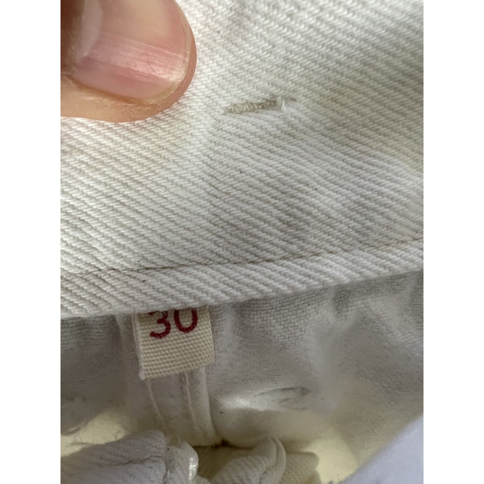 Levi's Vintage Levi's Shorts Womens 30 White High Rise Pleated Fron Size 30" / US 8 / IT 44 - 4 Thumbnail