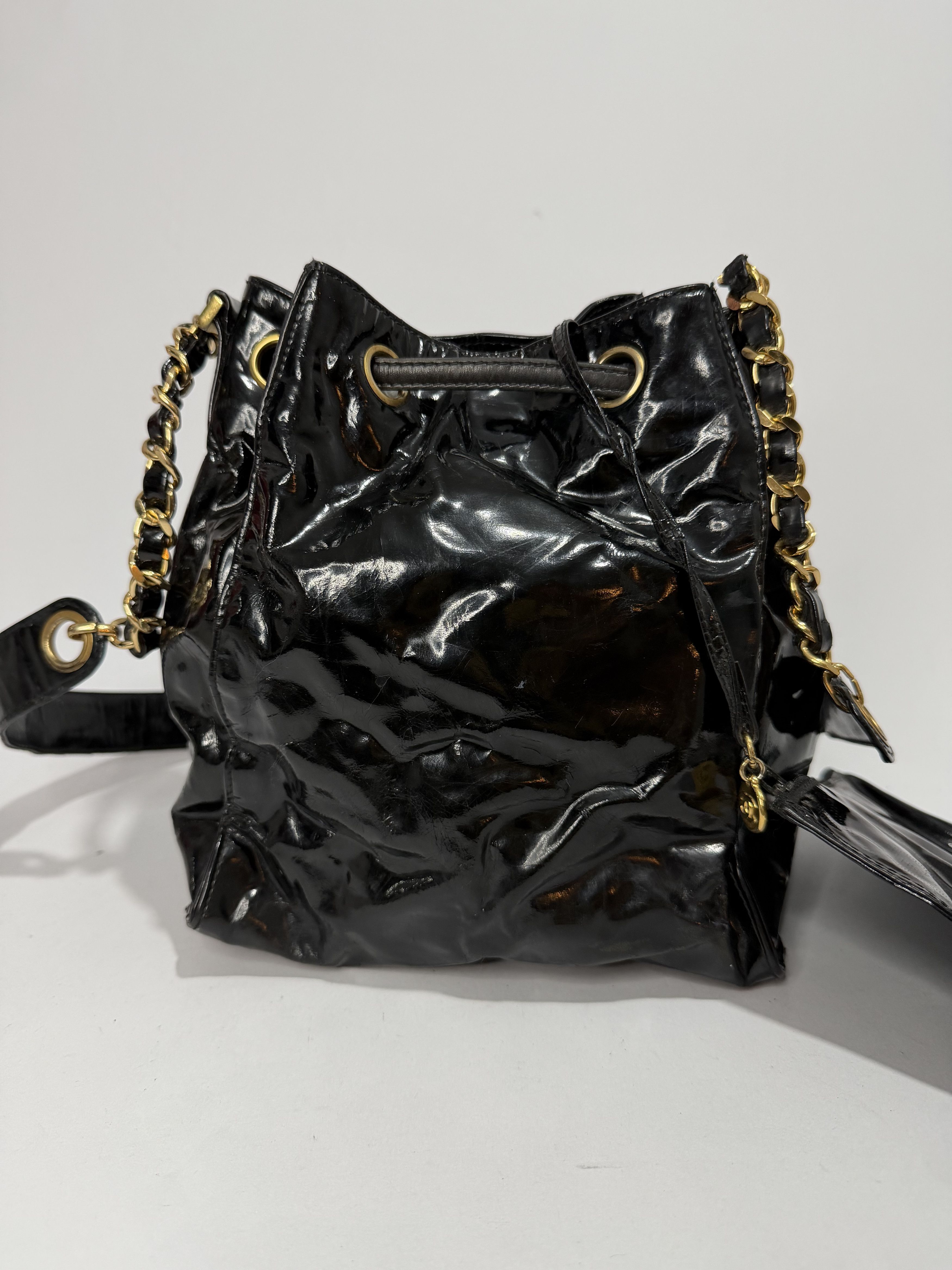 Chanel Vintage Chanel CC Patent Bucket Bag Size ONE SIZE - 3 Thumbnail