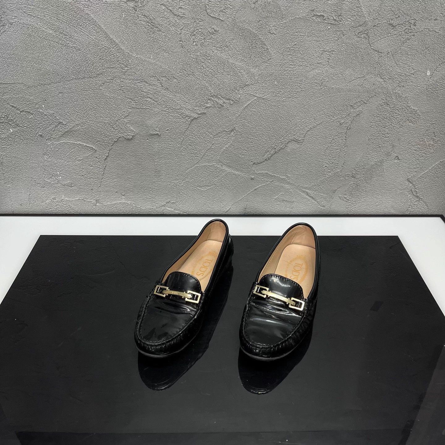 Tod's TOD'S Lock Gommino Loafers 35 98 New Minimal Wear Size US 4 / IT 34 - 1 Thumbnail