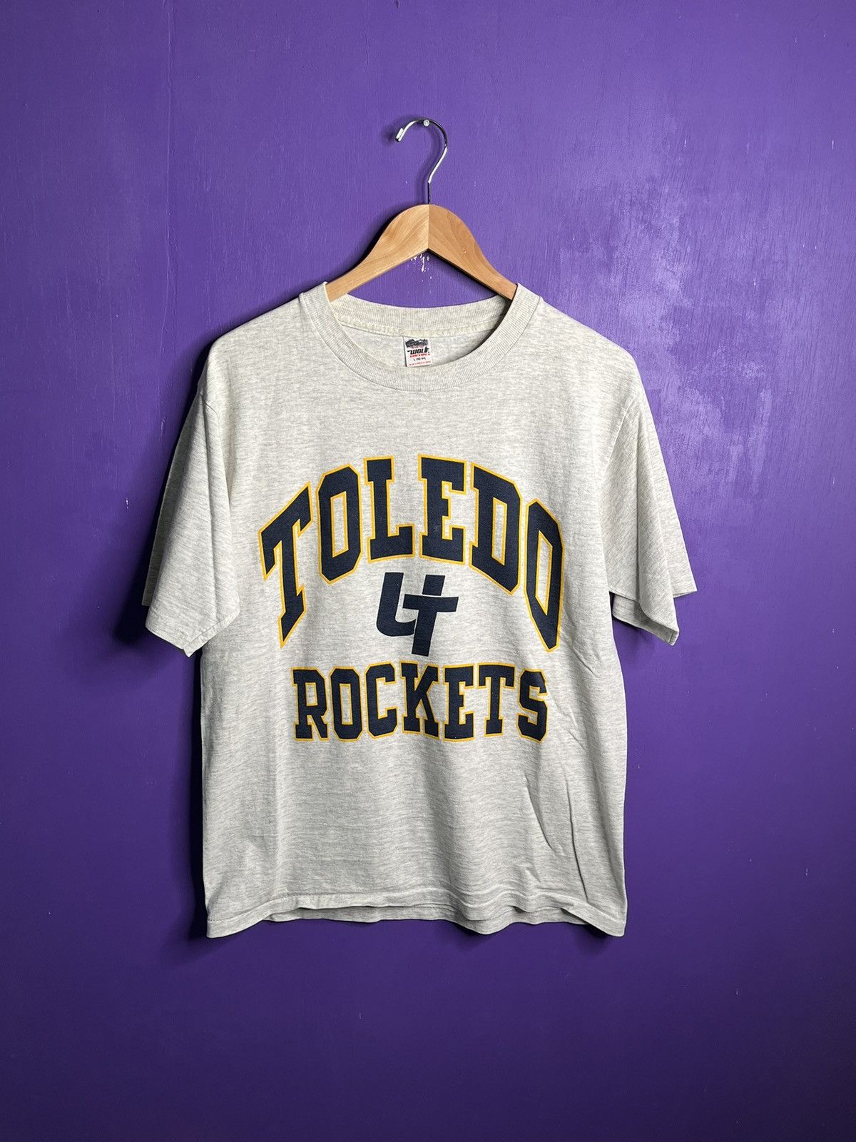 Vintage Vintage 90s Toledo rockets logo t-shirt Size US L / EU 52-54 / 3 - 1 Thumbnail