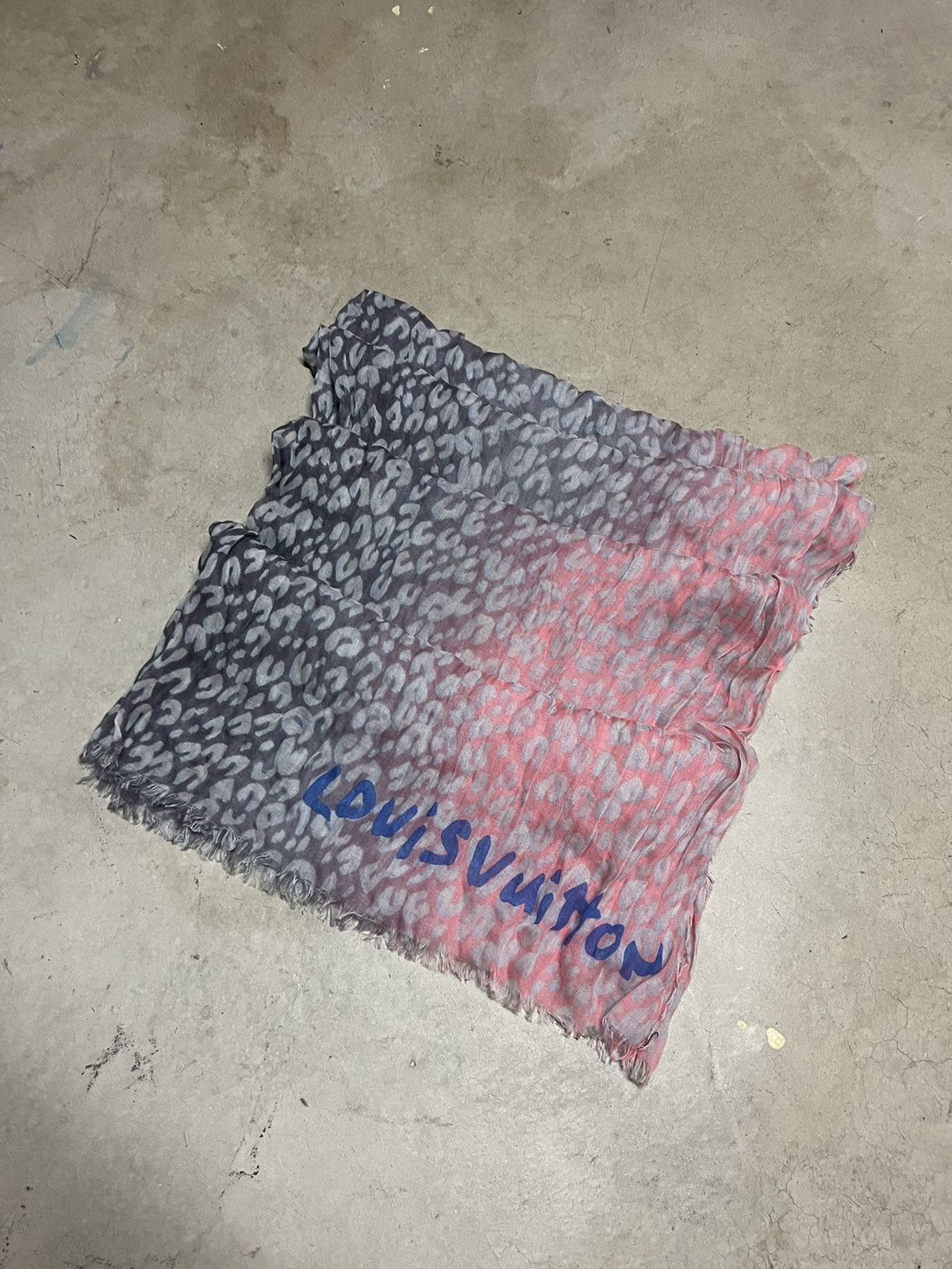image of Italian Designers x Louis Vuitton Luis Vuitton Stephen Sprouse Scarf Pink/blue in Blue/Pink, Women'