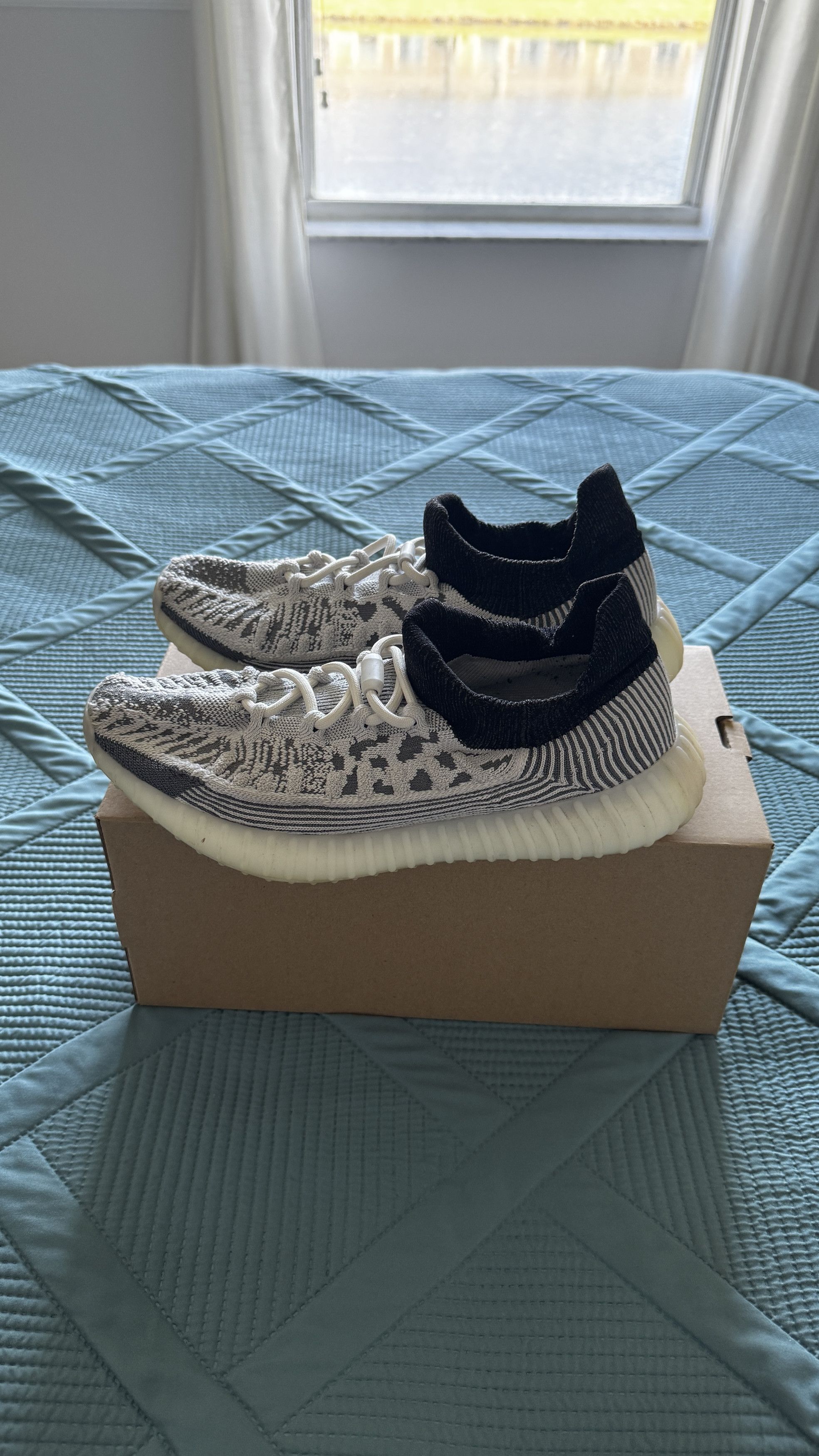 Yeezy Adidas Yeezy 350 V2 CMPCT Slate Panda Size US 9.5 / EU 42-43 - 6 Thumbnail