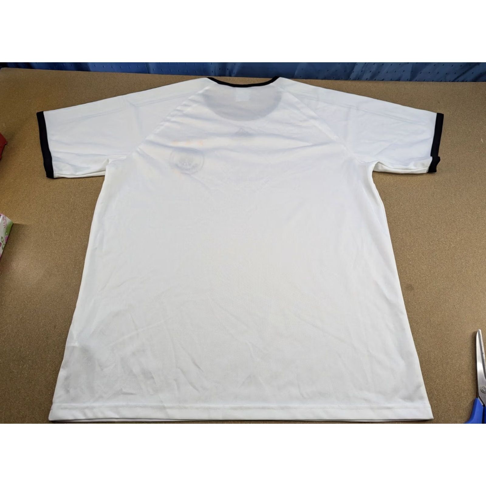 Adidas Adidas Germany 2007 Jersey Mens Size L Football Shirt Training White Shirt Mens L White Football Jersey Adidas Germany 2007 Sports Team Football Shirt Size US XXL / EU 58 / 5 - 2 Thumbnail