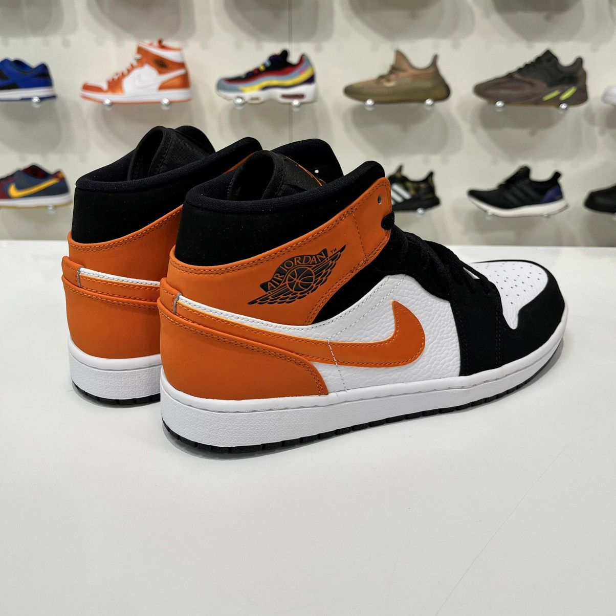 Nike Air Jordan 1 Mid Shattered Backboard Size US 10 / EU 43 - 5 Thumbnail