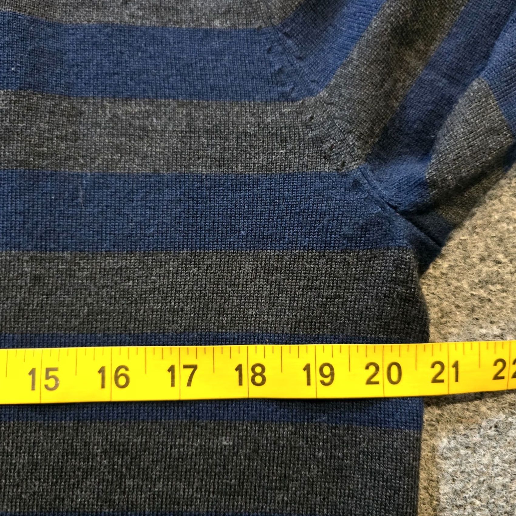 J.Crew J.CREW Sweater Men Size M Blue Gray Stripe Merino Wool V-Neck Casual Preppy Pullover Knit Long Sleeve Lightweight Regular Winter Fall Spring Size US M / EU 48-50 / 2 - 5 Thumbnail