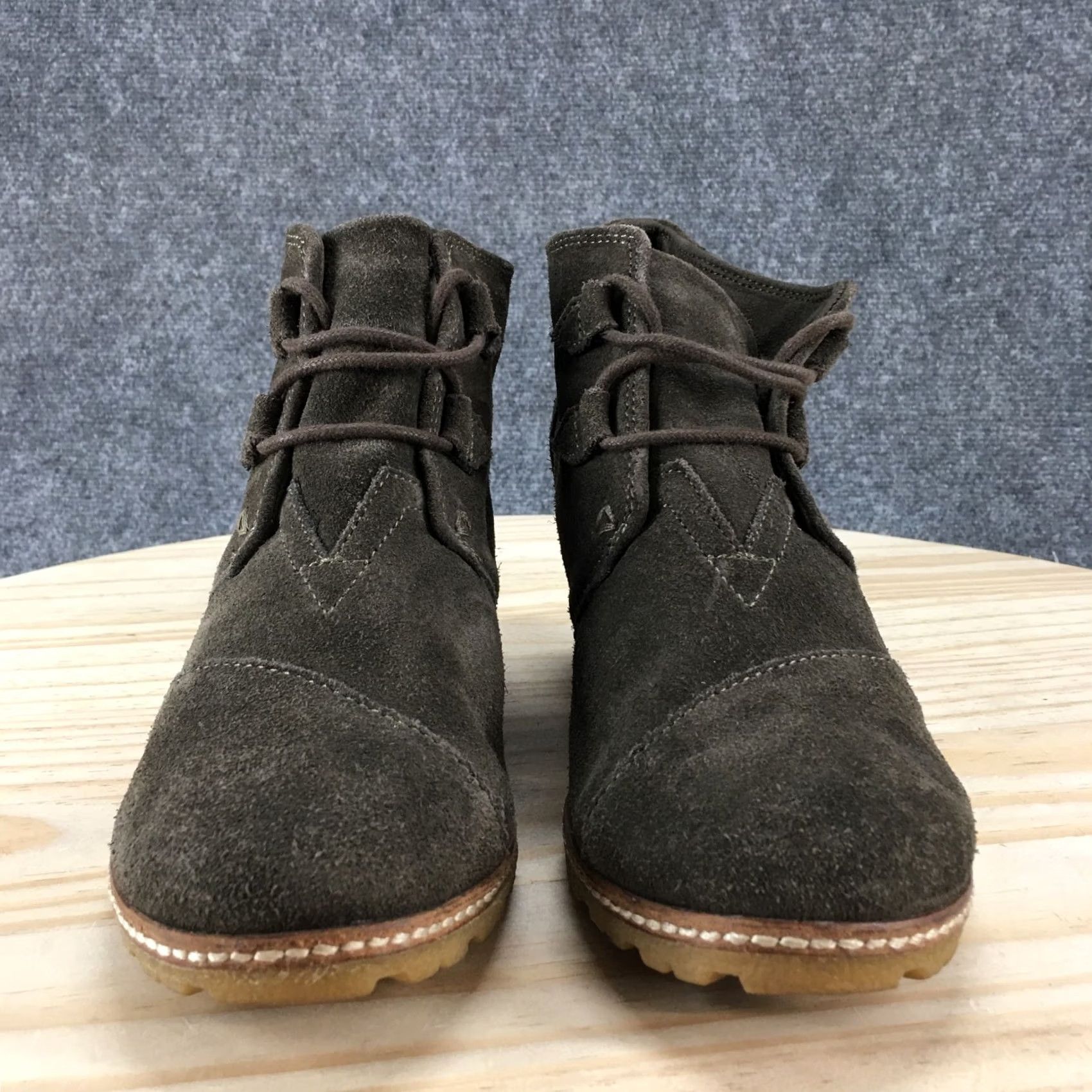 Toms TOMS Boots Desert Wedge Ankle Bootie Womens 9 Olive Green Suede Leather Casual Shoes Flat Heel Mid 2-3/4 in Green Womens Shoes Size US 9 / IT 39 - 4 Thumbnail