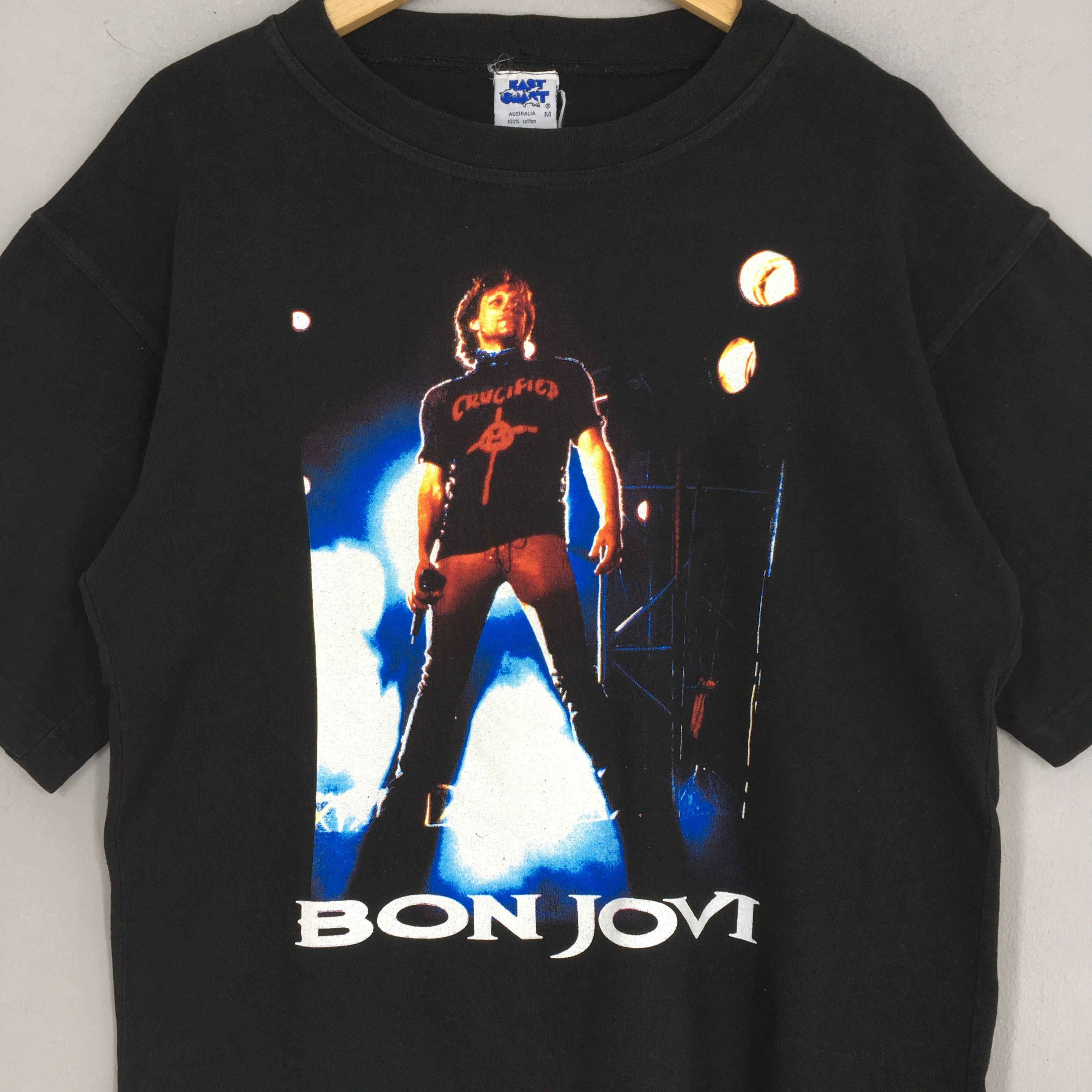 Band Tees × Bon Jovi × Vintage Vintage Bon Jovi These Days Yokohama Japan Concert Tshirt Size US M / EU 48-50 / 2 - 2 Thumbnail