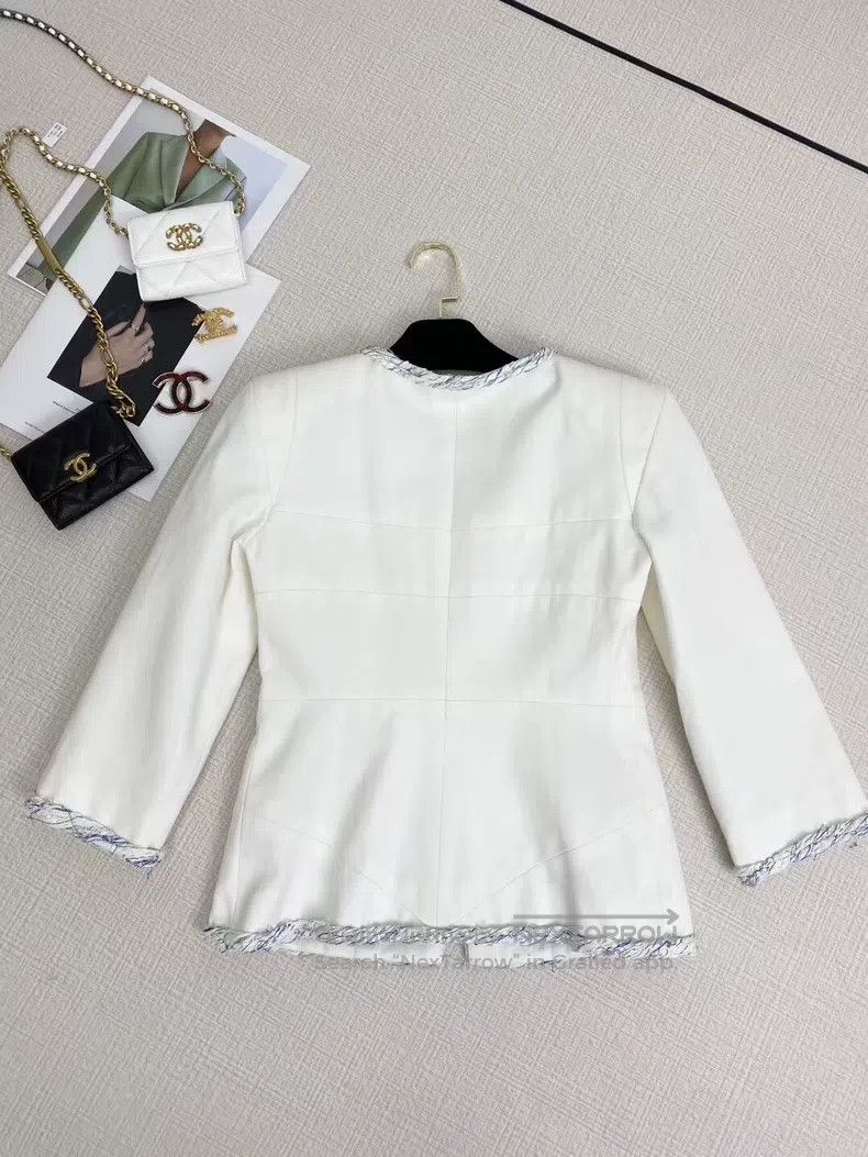 Chanel Chanel White coat Size XS / US 0-2 / IT 36-38 - 2 Thumbnail