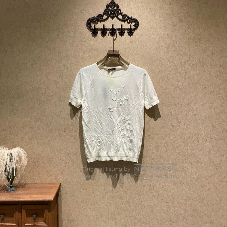 Loro Piana Loro Piana White Floral Embossed Embroidered Short Sleeve Size M / US 6-8 / IT 42-44 - 1 Thumbnail
