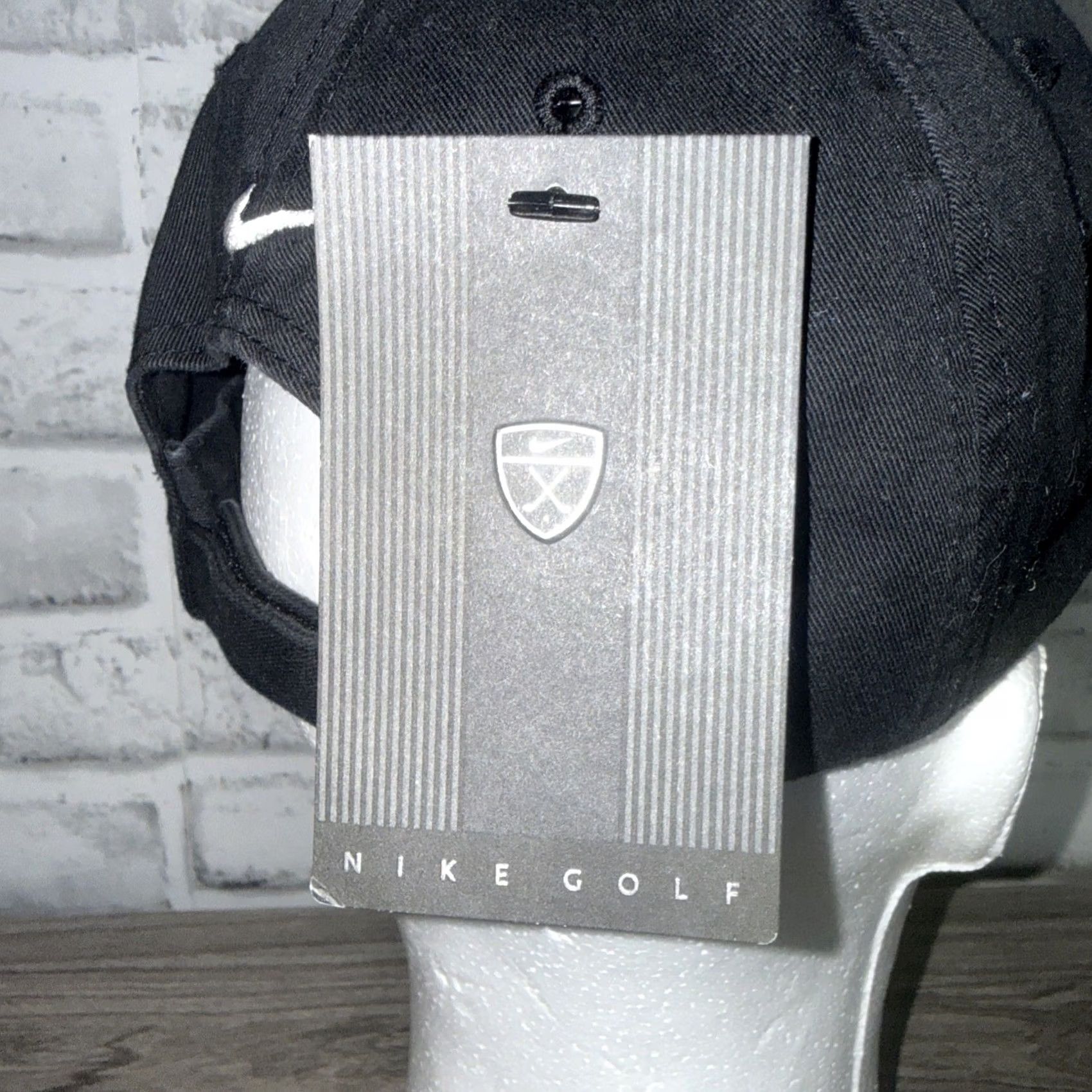 Nike VINTAGE Nike ONE PLATINUM GOLF Swoosh Hat Unisex Adults Black Adjustable One Size Size ONE SIZE - 4 Thumbnail