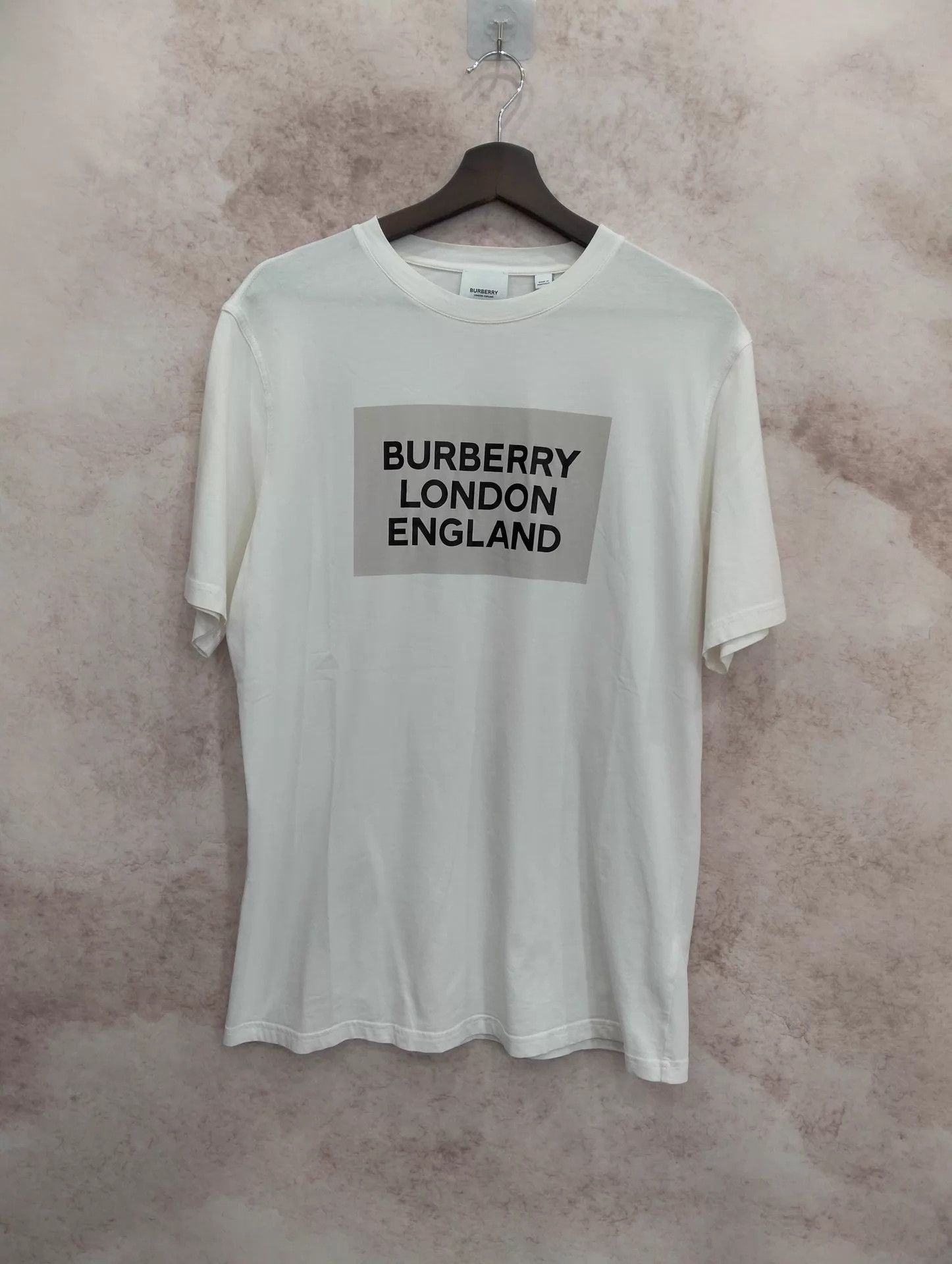 Burberry Burberry White London Slogan Logo S/S Tee M 95 New Size US M / EU 48-50 / 2 - 1 Thumbnail