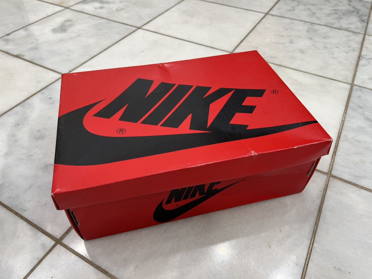 Jordan Brand × Nike Jordan 1 UNC to CHI M10.5/W12 Size US 12 / EU 45 - 10 Thumbnail