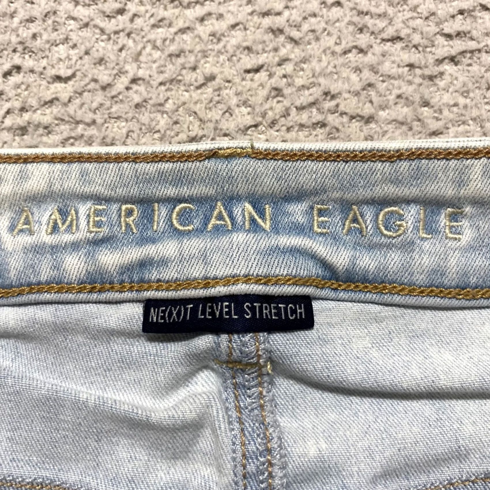 American Eagle Outfitters American Eagle Outfitters Denim Blue 3" Inseam High Rise Jean Shorts Womens 14 Size 14 Light Wash 5-Pocket, Button Closure, Casual Summer Denim Shorts Size 36" / US 14 / IT 50 - 3 Thumbnail