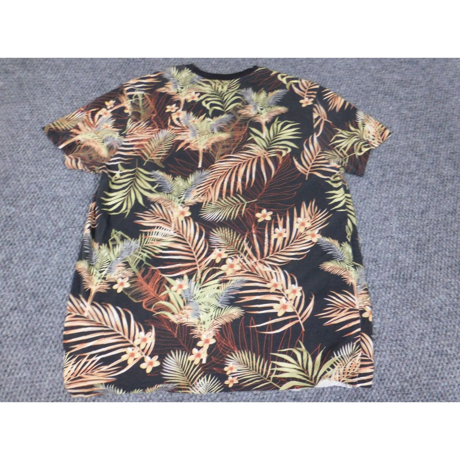 Guess GUESS Mens Shirt M Black Floral Graphic Knit Cotton Short Sleeve Crew Neck T-Shirt 90s Americana Classic Logo breathable Size US M / EU 48-50 / 2 - 7 Thumbnail
