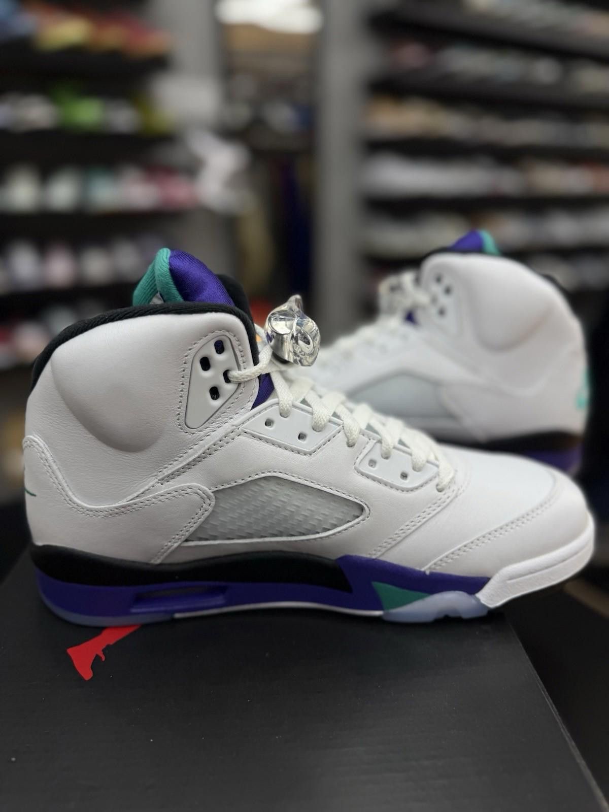 Jordan Brand Size 10 - Air Jordan 5 Retro 2025 Grape (HQ7978-100) Size US 8.5 / EU 41-42 - 3 Thumbnail