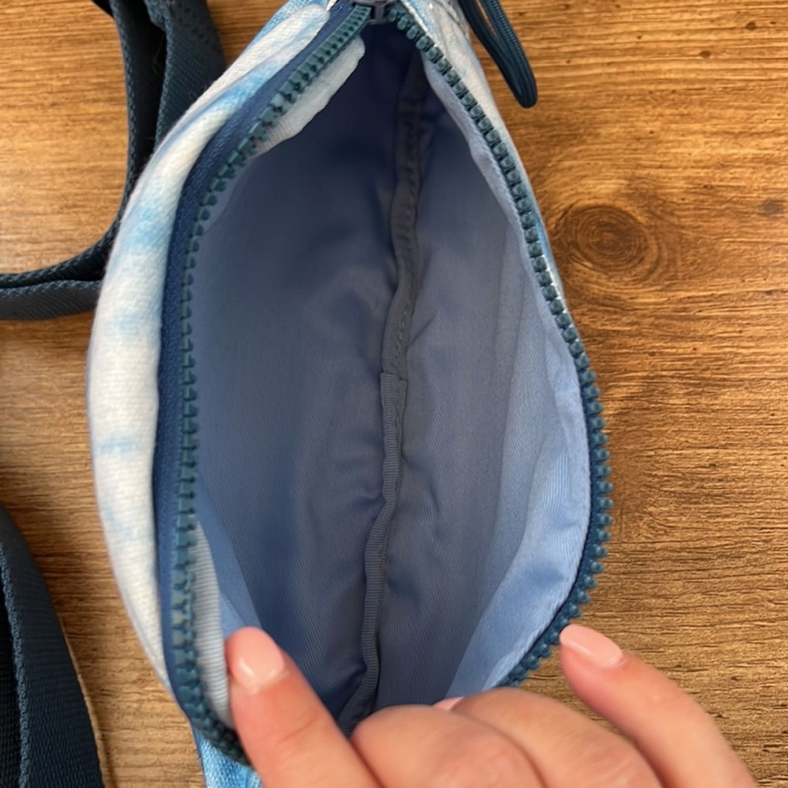 Gap Gap Blue and White Canvas Tie Dye Fanny Pack Size ONE SIZE - 4 Thumbnail