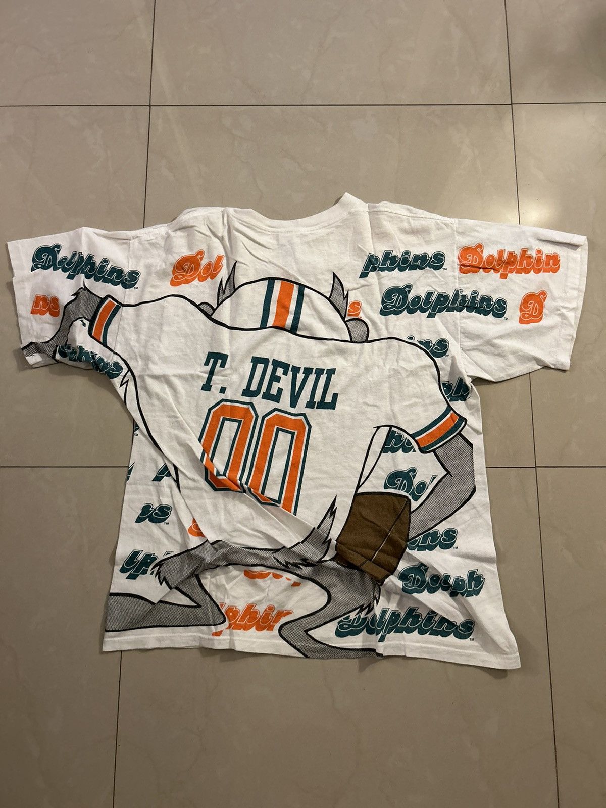 Vintage Miami dolphins taz all over tee Size US XL / EU 56 / 4 - 4 Thumbnail