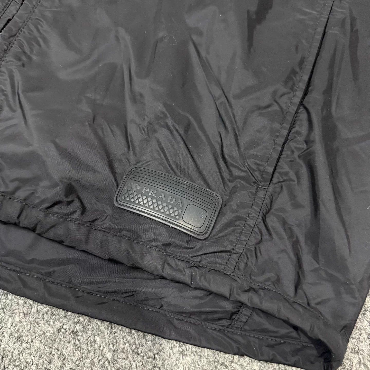 Prada Prada black nylon puffer jacket 50 mint Size US M / EU 48-50 / 2 - 3 Thumbnail