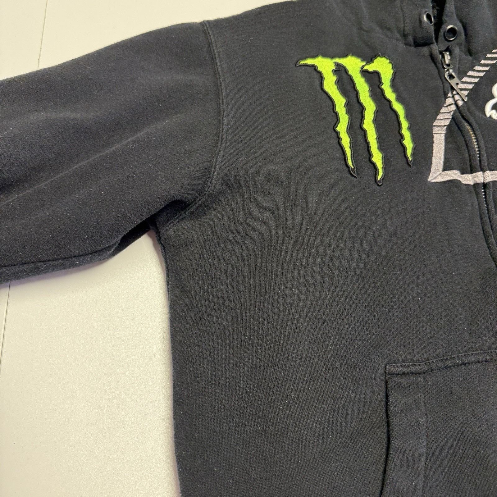 Vintage Vintage Monster Energy Ricky Carmichael #4 Hoodie Sweatshirt Size US M / EU 48-50 / 2 - 5 Thumbnail