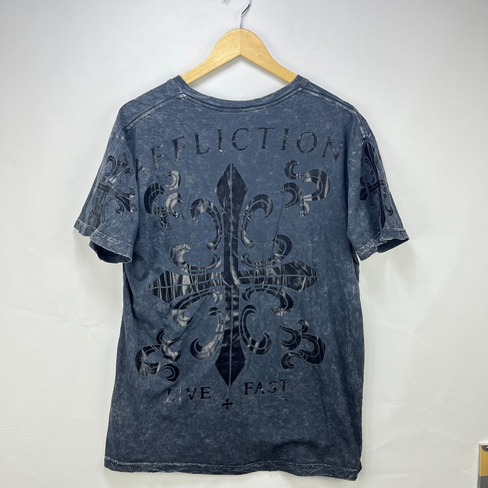 Affliction × Vintage Vintage Y2K Affliction Cross Goth T-Shirt Extra Large Size US XL / EU 56 / 4 - 1 Thumbnail