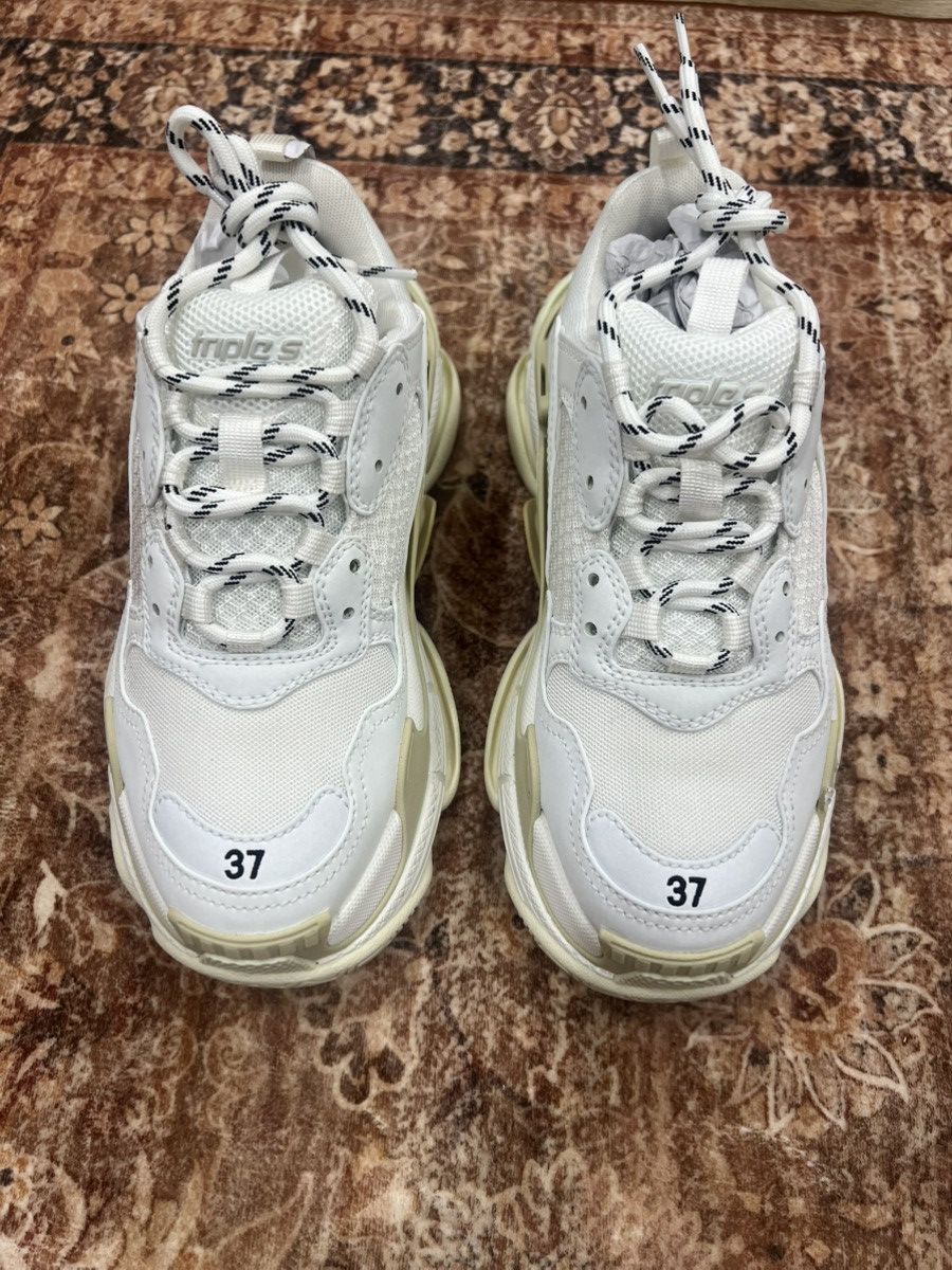 Balenciaga BALENCIAGA Triple S Sneakers Size US 7 / IT 37 - 2 Thumbnail