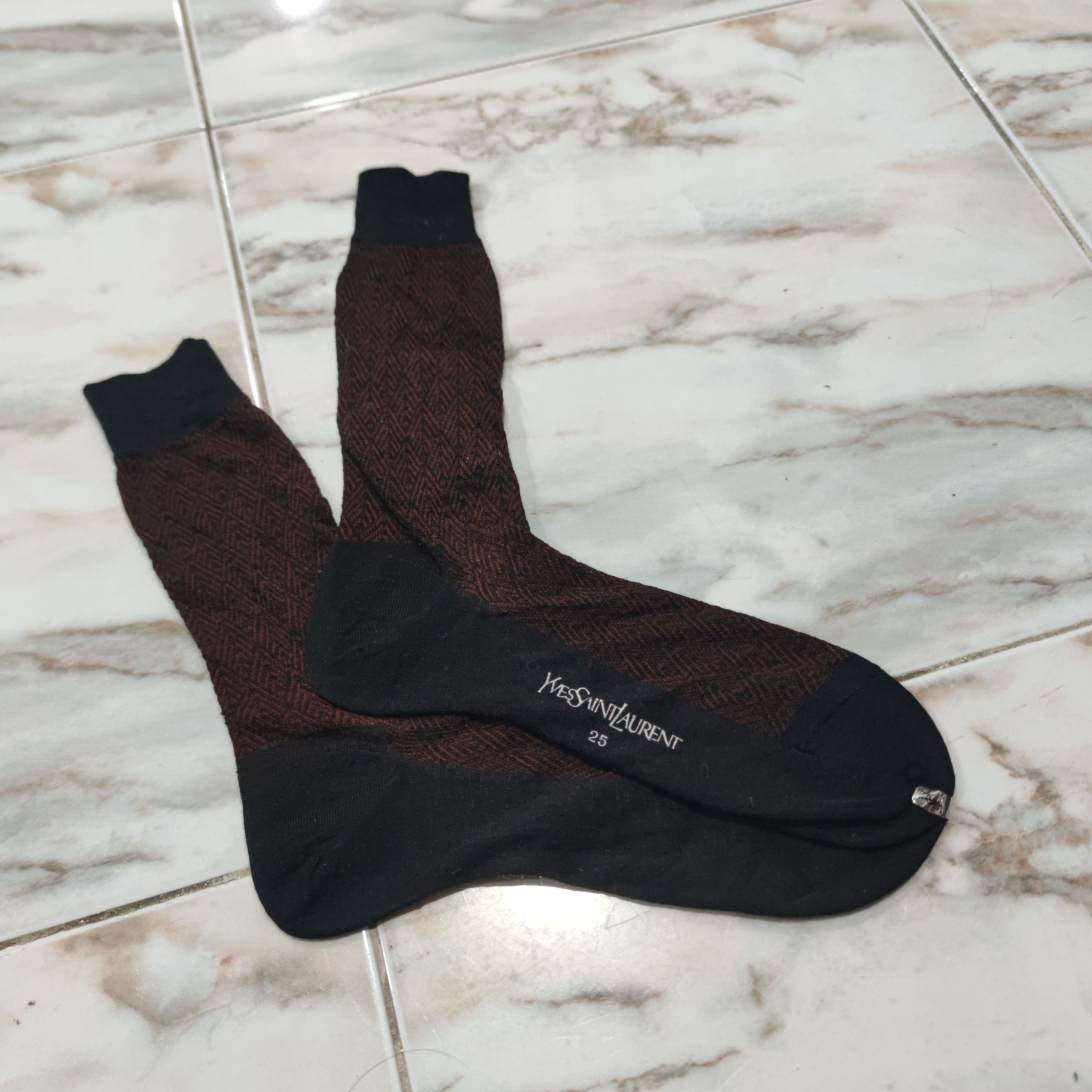 Yves Saint Laurent VINTAGE UNWORN YSL YVES SAINT LAURENT SOCK SIZE 25 Size ONE SIZE - 4 Thumbnail