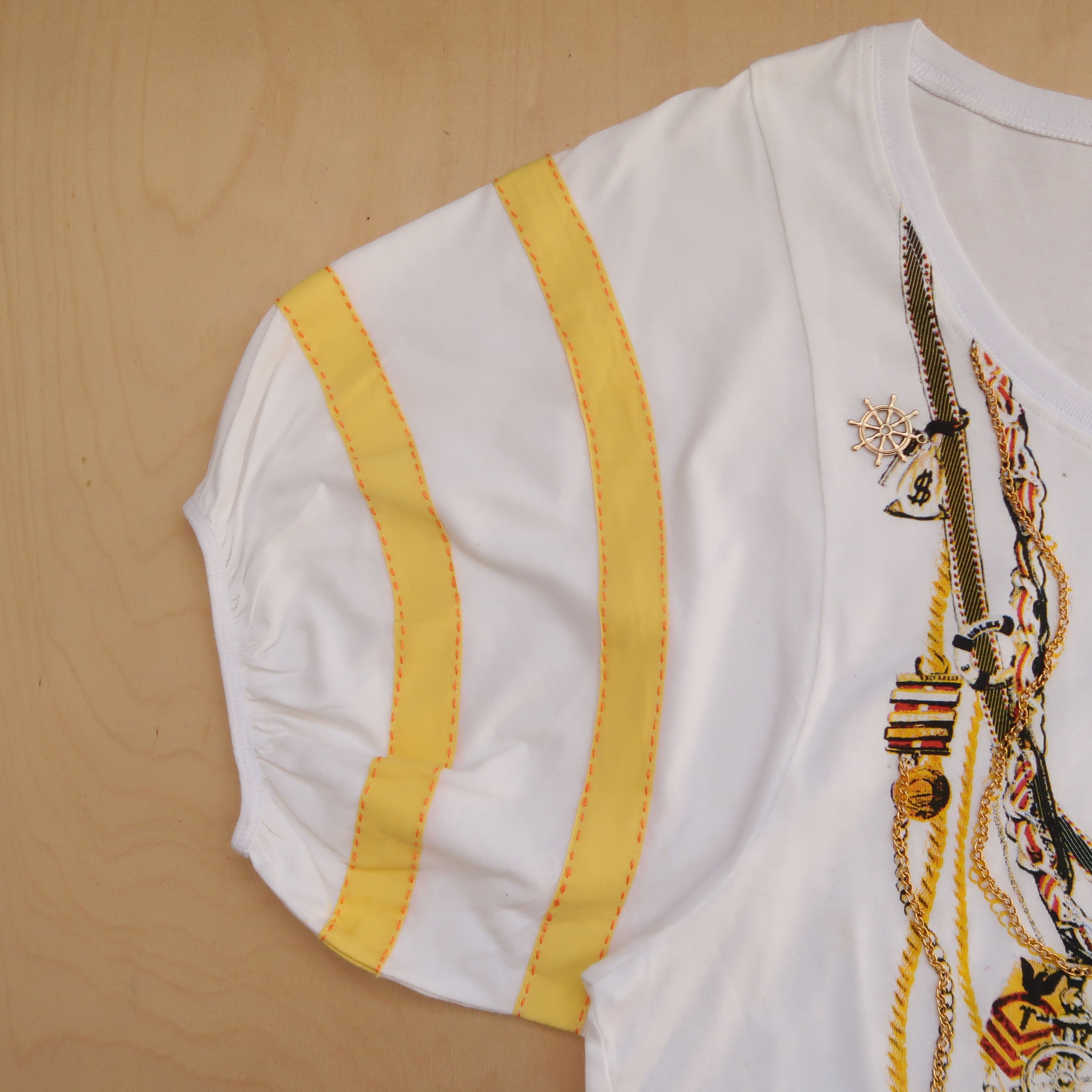 Japanese Brand 1990s Vkei Style Ornament Necklace T-Shirt Size US M / EU 48-50 / 2 - 10 Thumbnail
