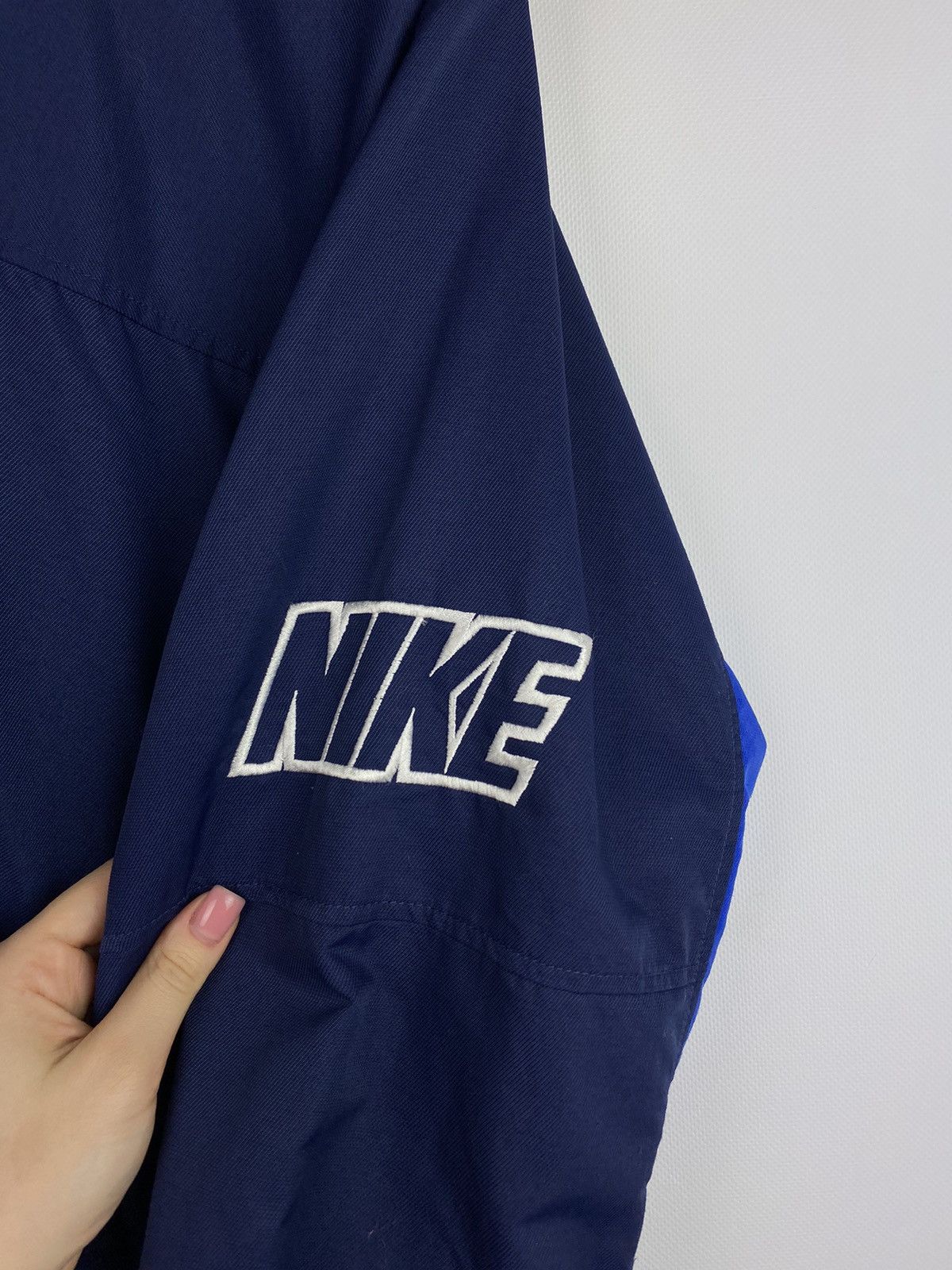 Nike Nike vintage Y2K big swoosh windbreaker jacket size M Size US M / EU 48-50 / 2 - 13 Thumbnail