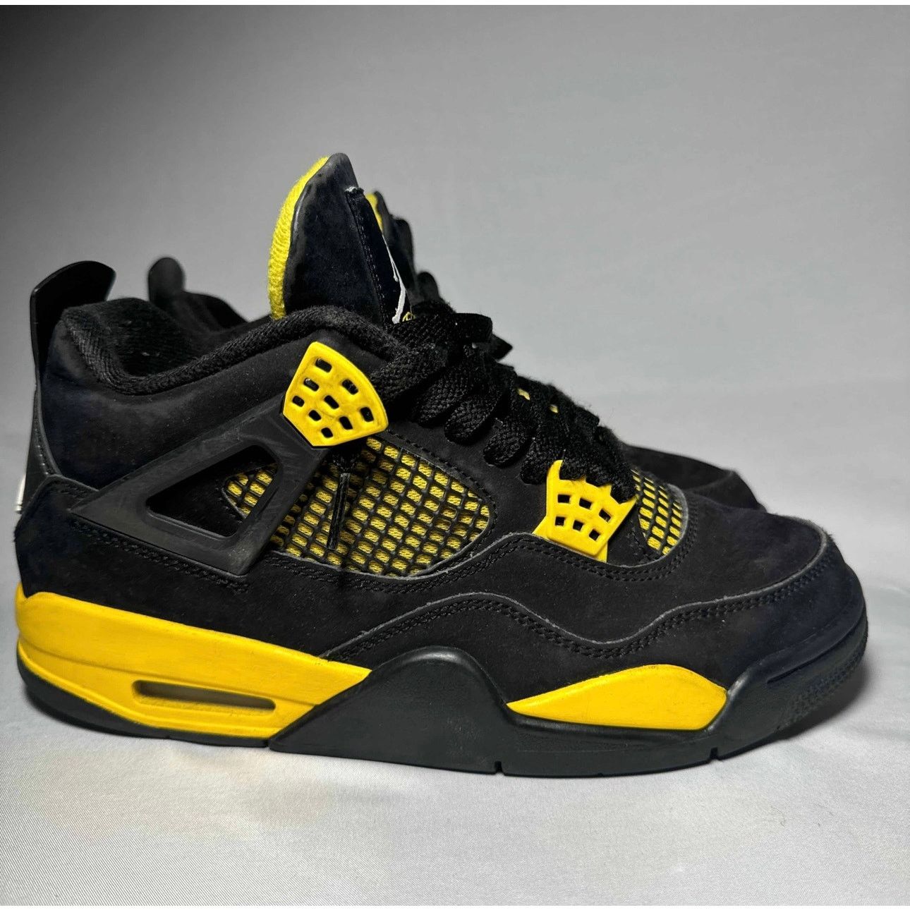 Jordan Brand × Nike Size 7.5 - Nike Air Jordan 4 Retro Thunder 2023 Men's Shoes Size US 7.5 / EU 40-41 - 1 Thumbnail