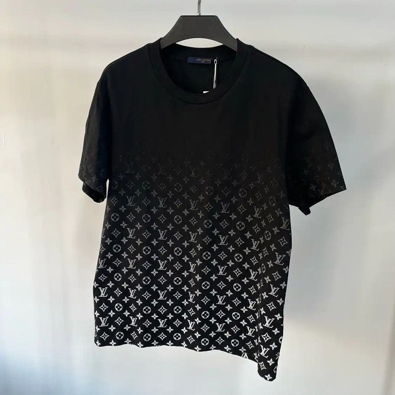Louis Vuitton Louis Vuitton Black Cotton Men's T-Shirt 0089 Size US S / EU 44-46 / 1 - 1 Thumbnail