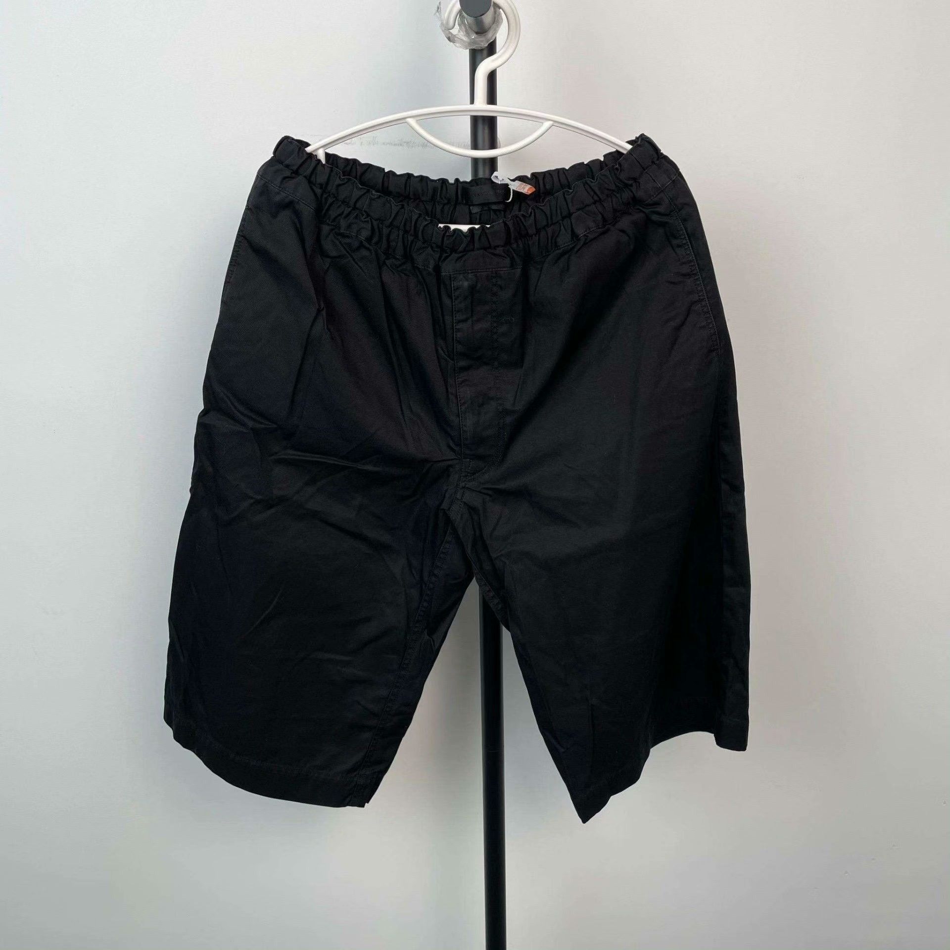 Alexander McQueen Alexander McQueen Black Casual Pants S Men Size US 30 / EU 46 - 1 Thumbnail