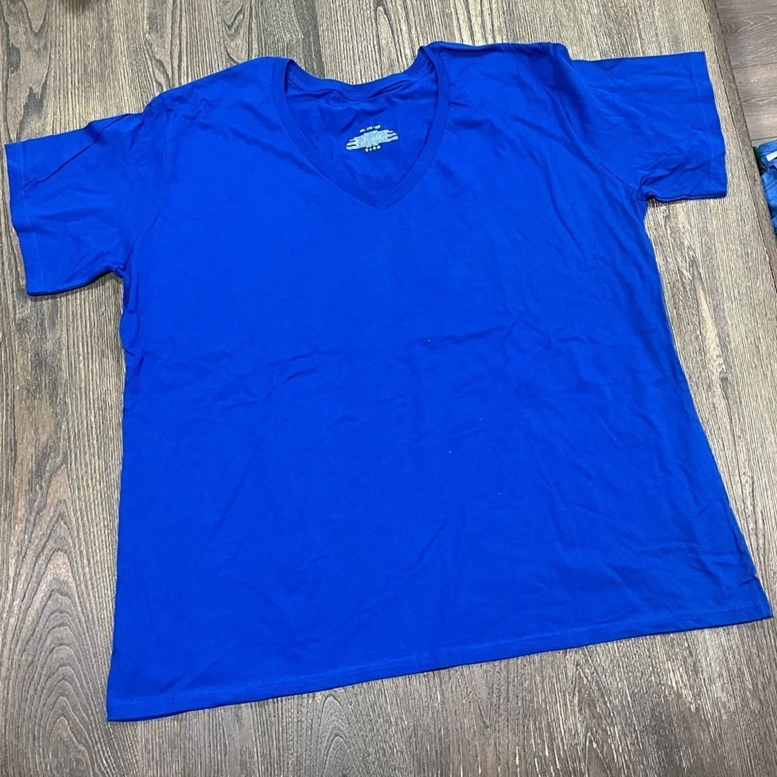 Vintage NWOT 2 Pack Mens T-Shirts V-Neckline Short Sleeve Size 2XL Size US XXL / EU 58 / 5 - 3 Thumbnail