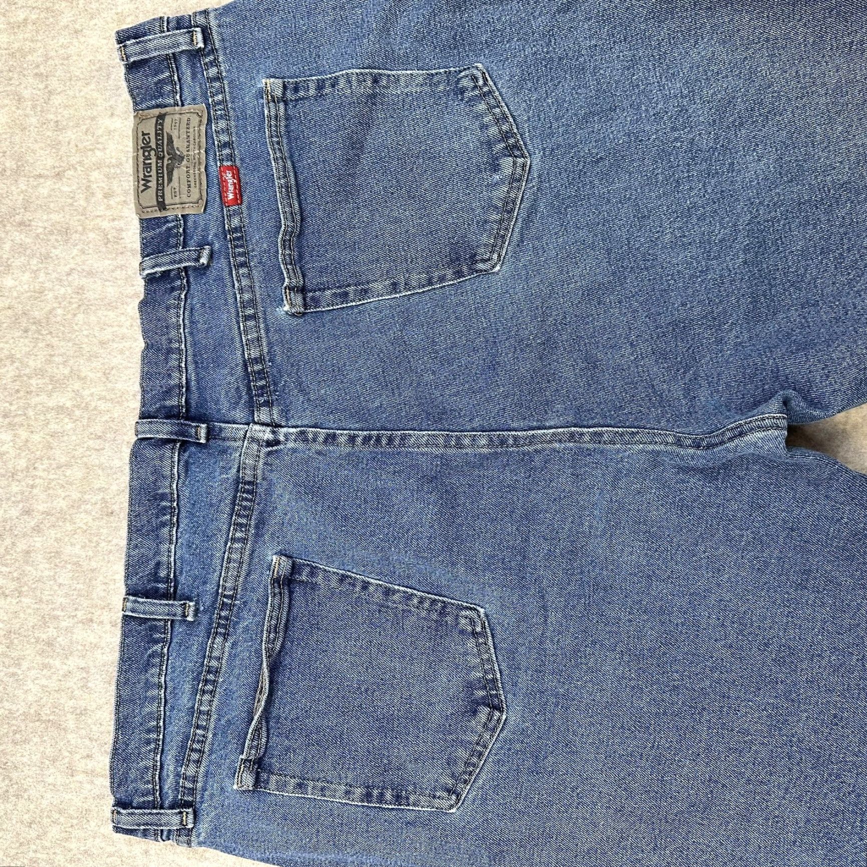 Wrangler Wrangler Shorts Mens 38 Blue Denim Bermuda 5-Pocket Zip Fly Raw Hem Jorts Casual Cotton Denim Size US 38 / EU 54 - 6 Thumbnail