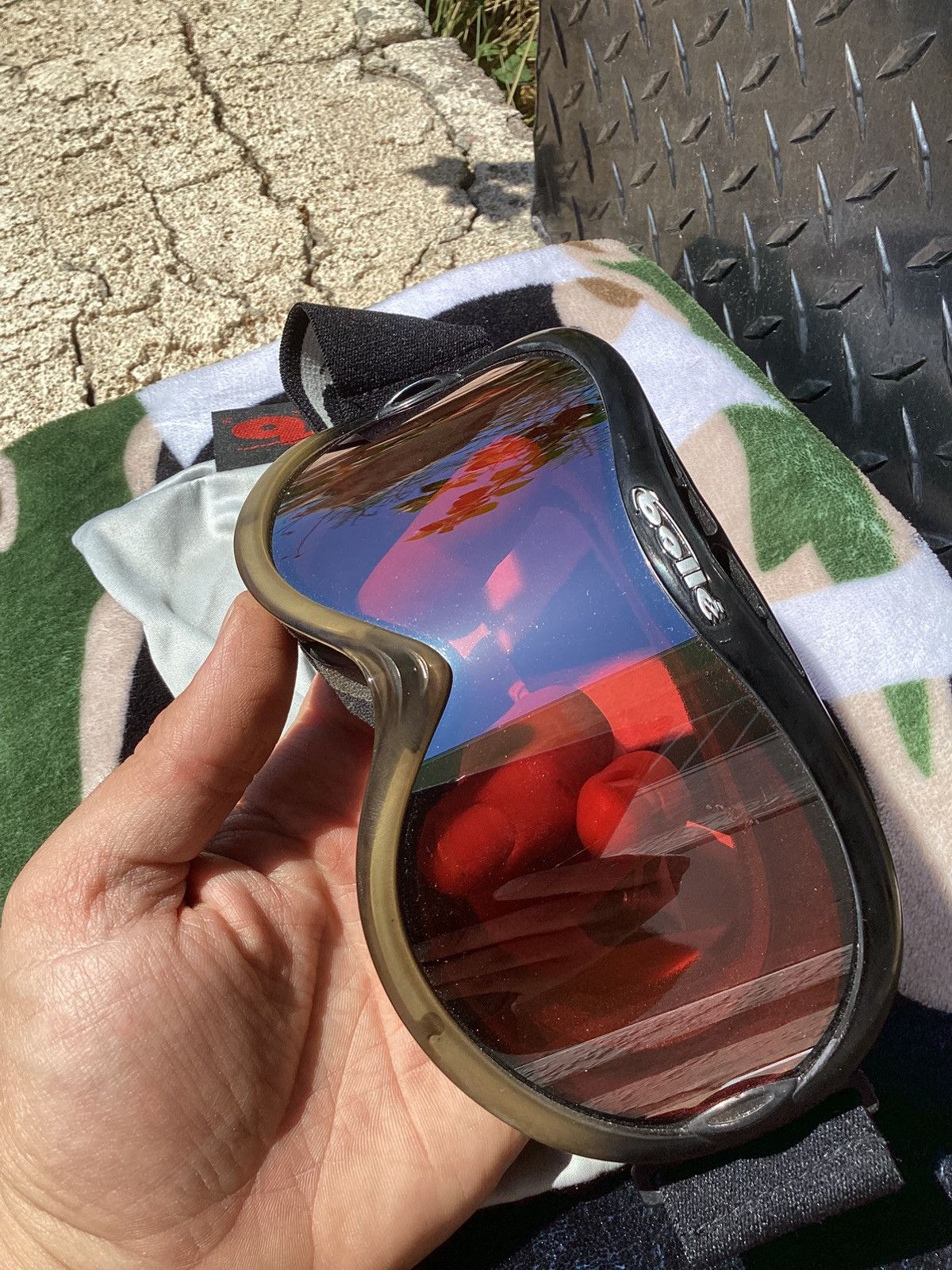 Bolle Vintage 90s Bolle red tinted snow/dirt riding goggles Size ONE SIZE - 4 Thumbnail