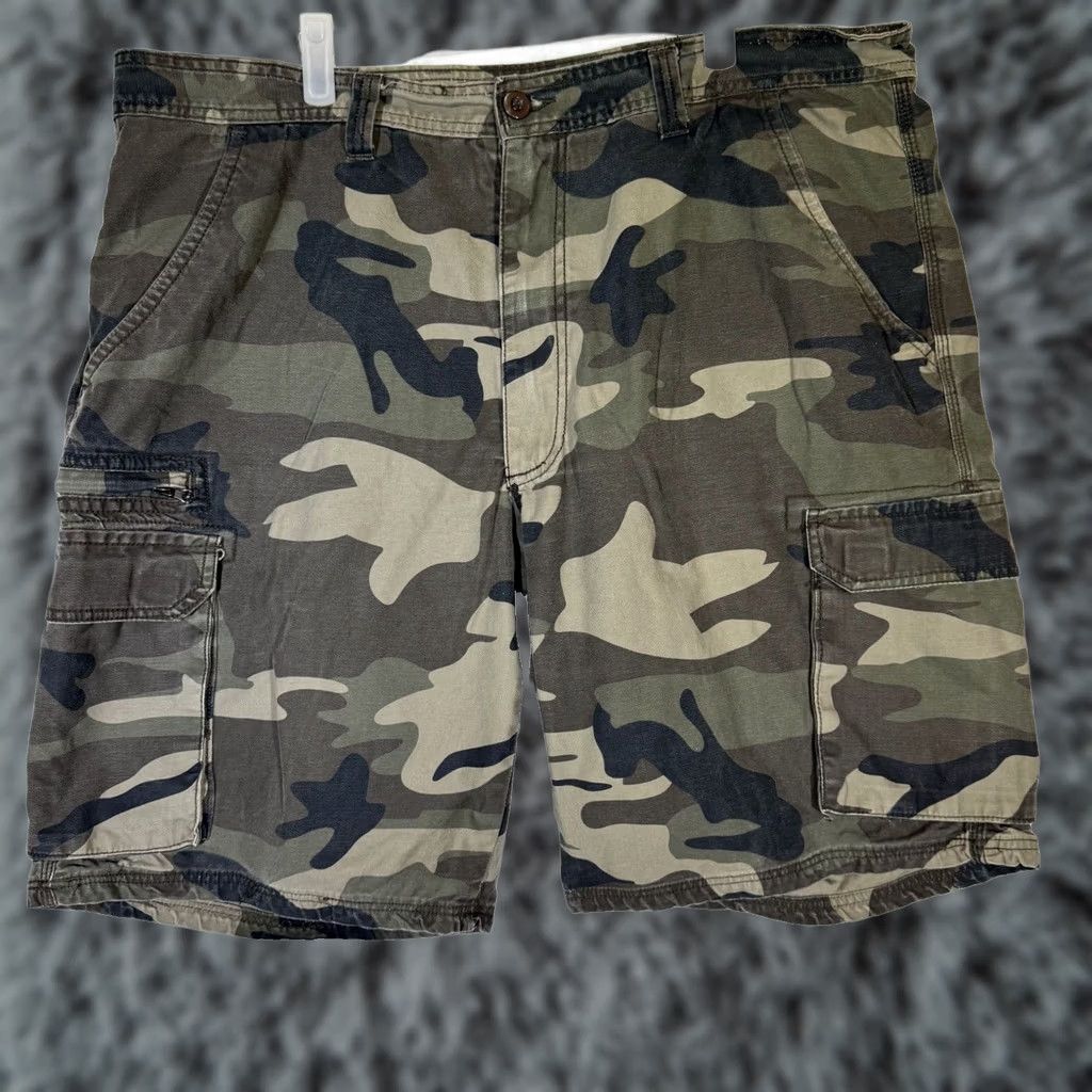 Vintage VINTAGE Lincoln Outfitters Cargo Shorts Mens 42 Green Camo 100 Percent Cotton Utility Size US 42 / EU 58 - 1 Thumbnail