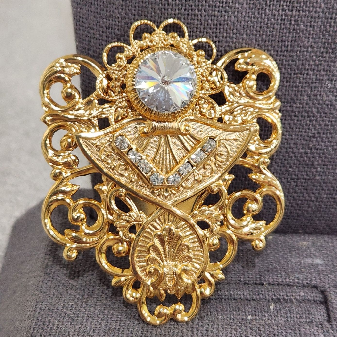 Other VTG Jane Gold Tone Rhinestone Filigree Brooch Signed 1999 Size ONE SIZE - 1 Thumbnail