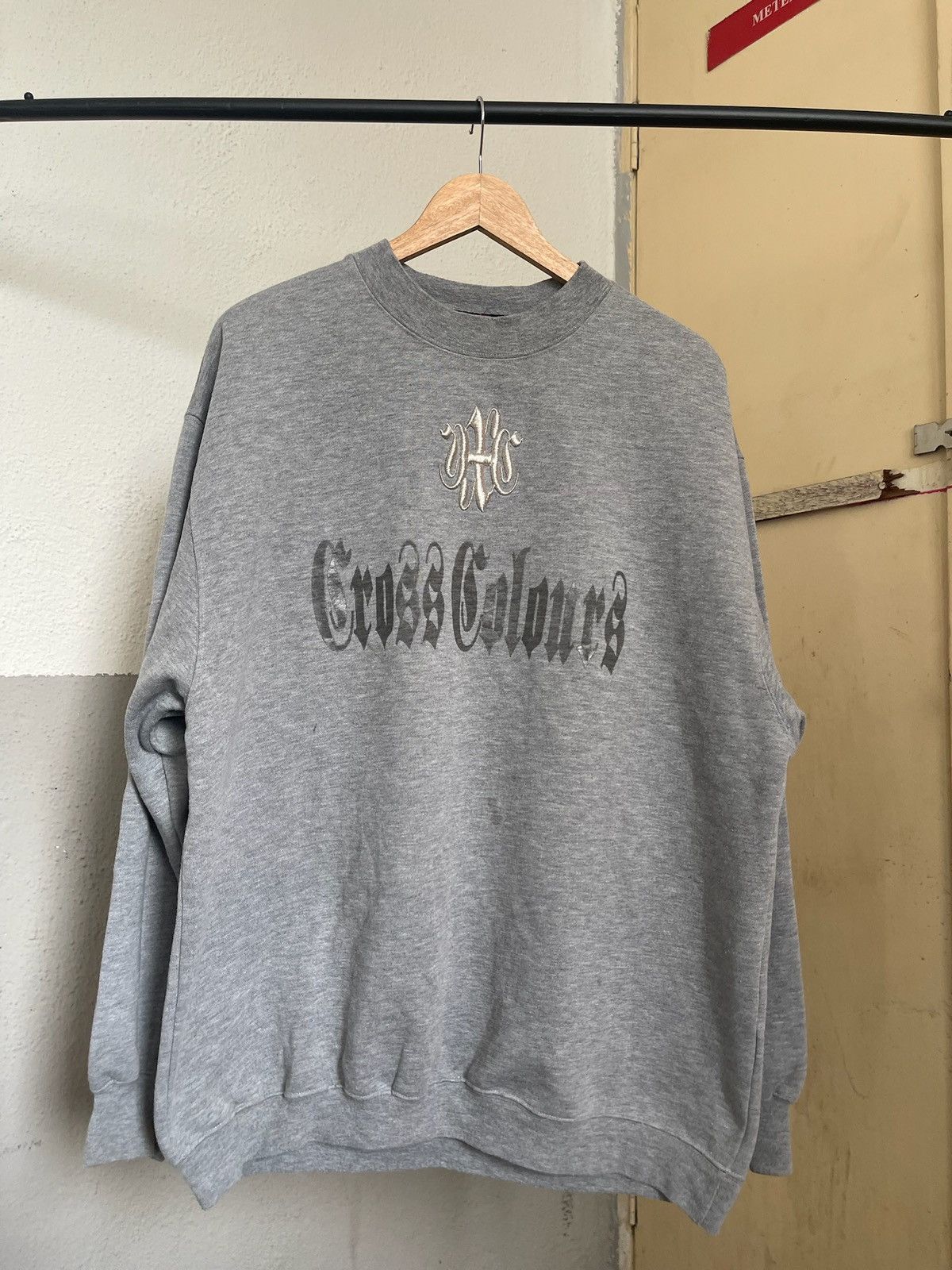 Cross Colours Cross Colours Embroidered Sweatshirt w Metal Oval Logo Size US L / EU 52-54 / 3 - 1 Thumbnail