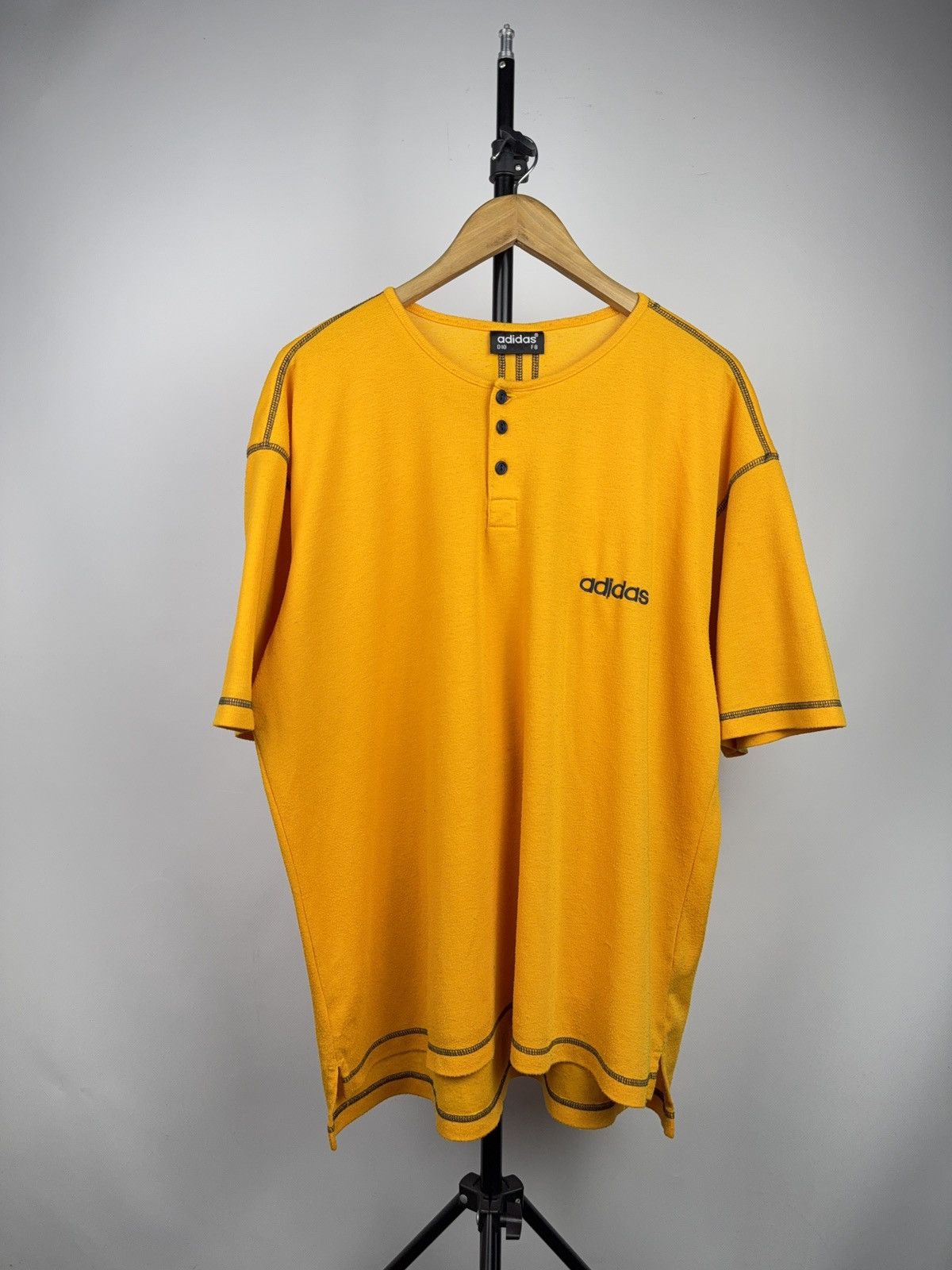 Adidas Vintage 90s Adidas Retro Tee Y2K Contrast Stitch Size US XL / EU 56 / 4 - 1 Thumbnail