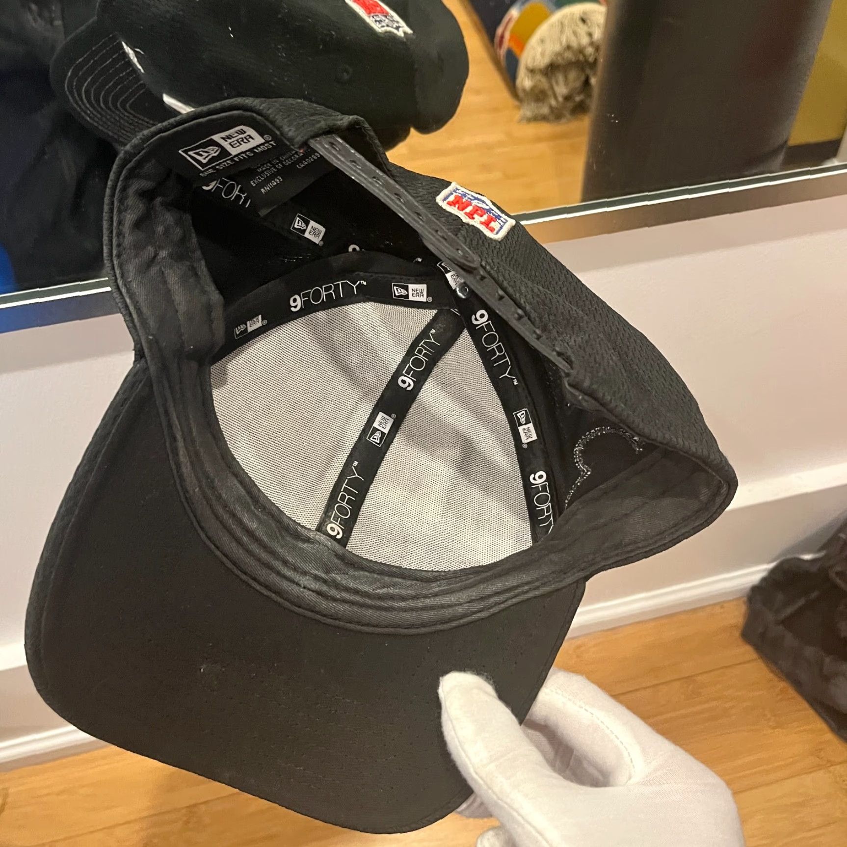 New Era VINTAGE New Era Tampa Bay Bucaneers Champions Snapback Hat Baseball Cap Mens One Size Black 90s Football Super Bowl Championship Size ONE SIZE - 6 Thumbnail