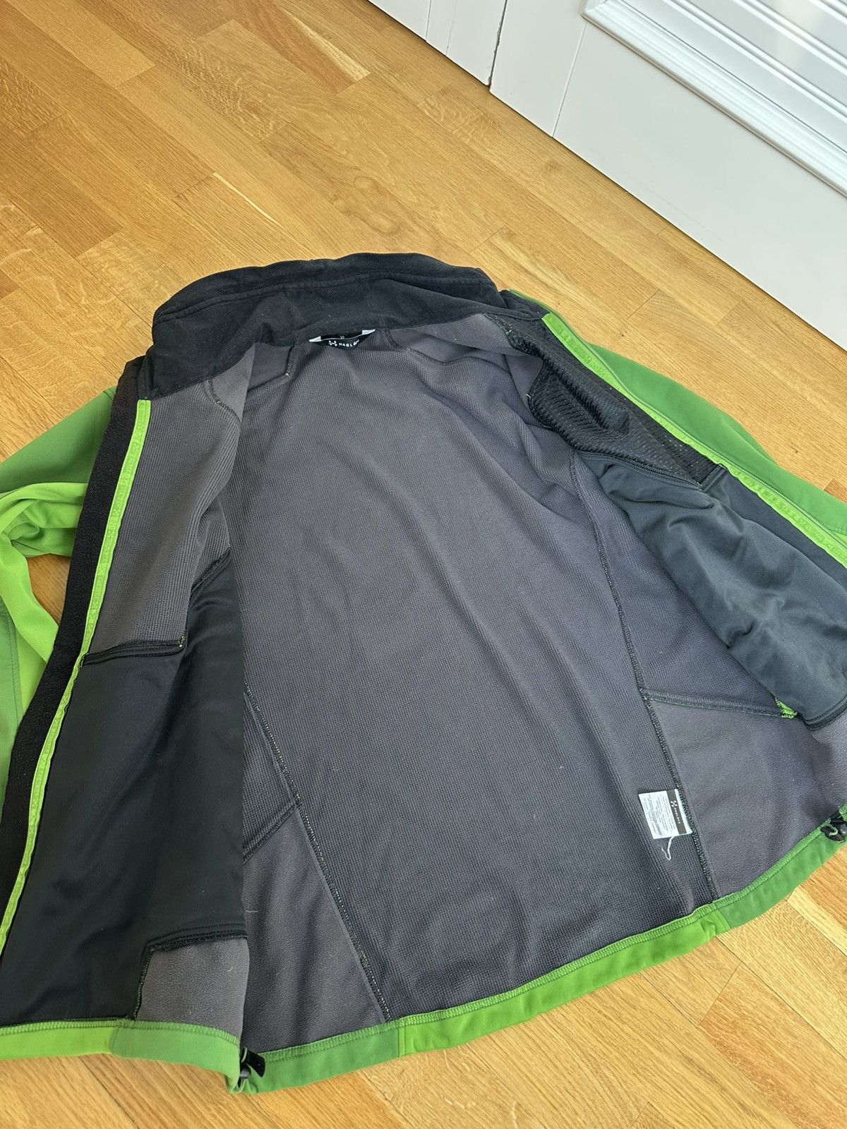 Haglofs Vintage Haglofs Softshell Jacket Windstopper Size US L / EU 52-54 / 3 - 13 Thumbnail
