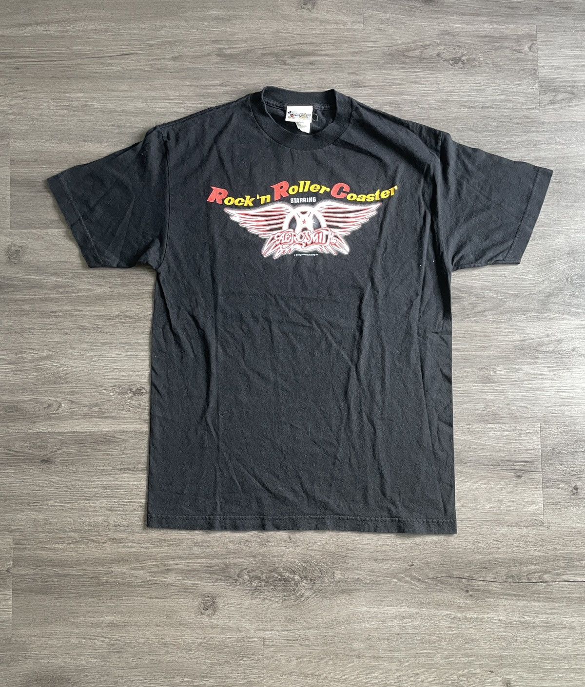 Disney VTG Aerosmith Rock & Roller Coaster “Roadie” T-shirt (Sz.L) Size US L / EU 52-54 / 3 - 1 Thumbnail