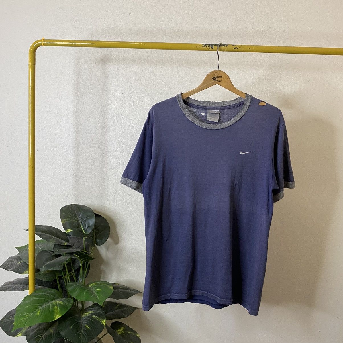 Nike Vintage 90s Nike Essential Distresses Sunfaded Ringer Tee Size US M / EU 48-50 / 2 - 1 Thumbnail