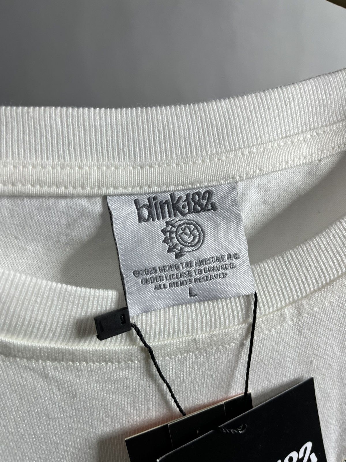 Band Tees New 2000s Blink 182 tshirt Size US L / EU 52-54 / 3 - 3 Thumbnail