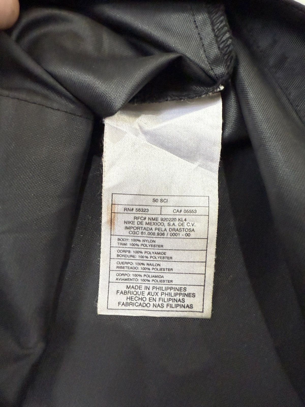 Nike 90’s NIKE RARE SWOOSH Y2K LOGORETRO WINDBREAKER NYLON JACKET Size US L / EU 52-54 / 3 - 7 Thumbnail