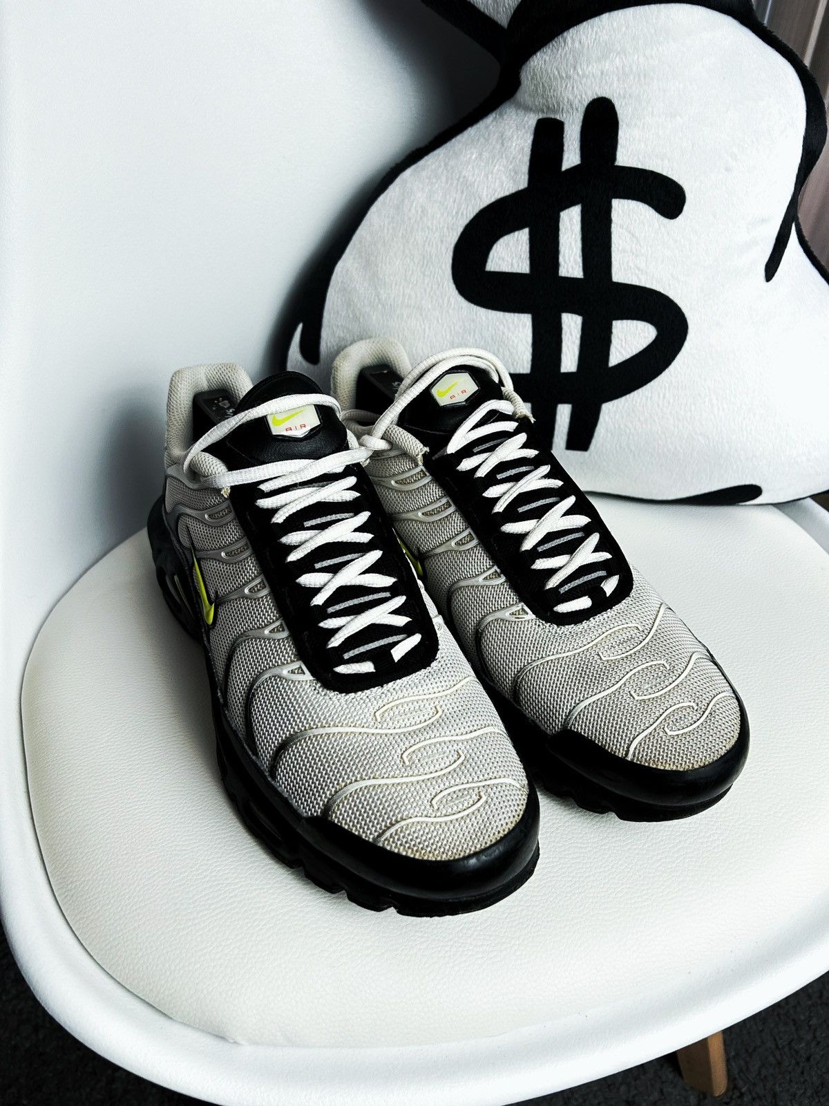 Nike × TNA Nike Air Max Plus Retro Future Size US 10 / EU 43 - 2 Thumbnail