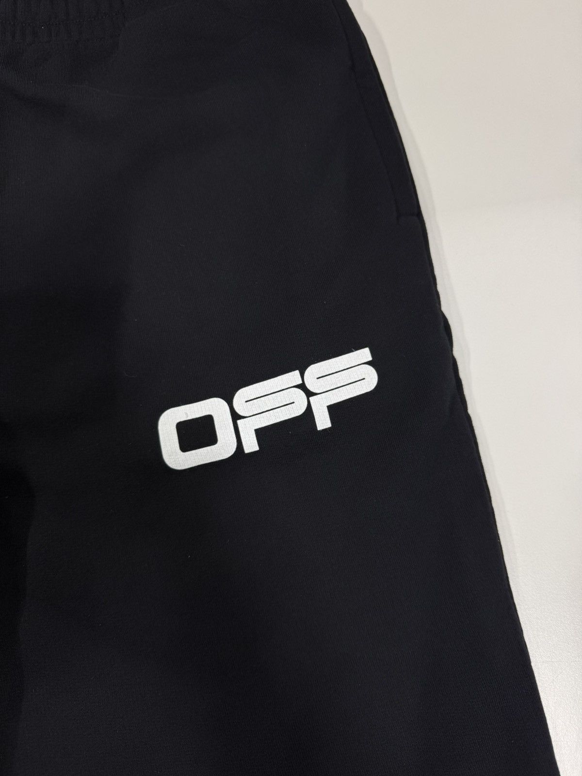 Off-White Off-white Airport Sweatshorts NEW 600$ Size US 36 / EU 52 - 3 Thumbnail