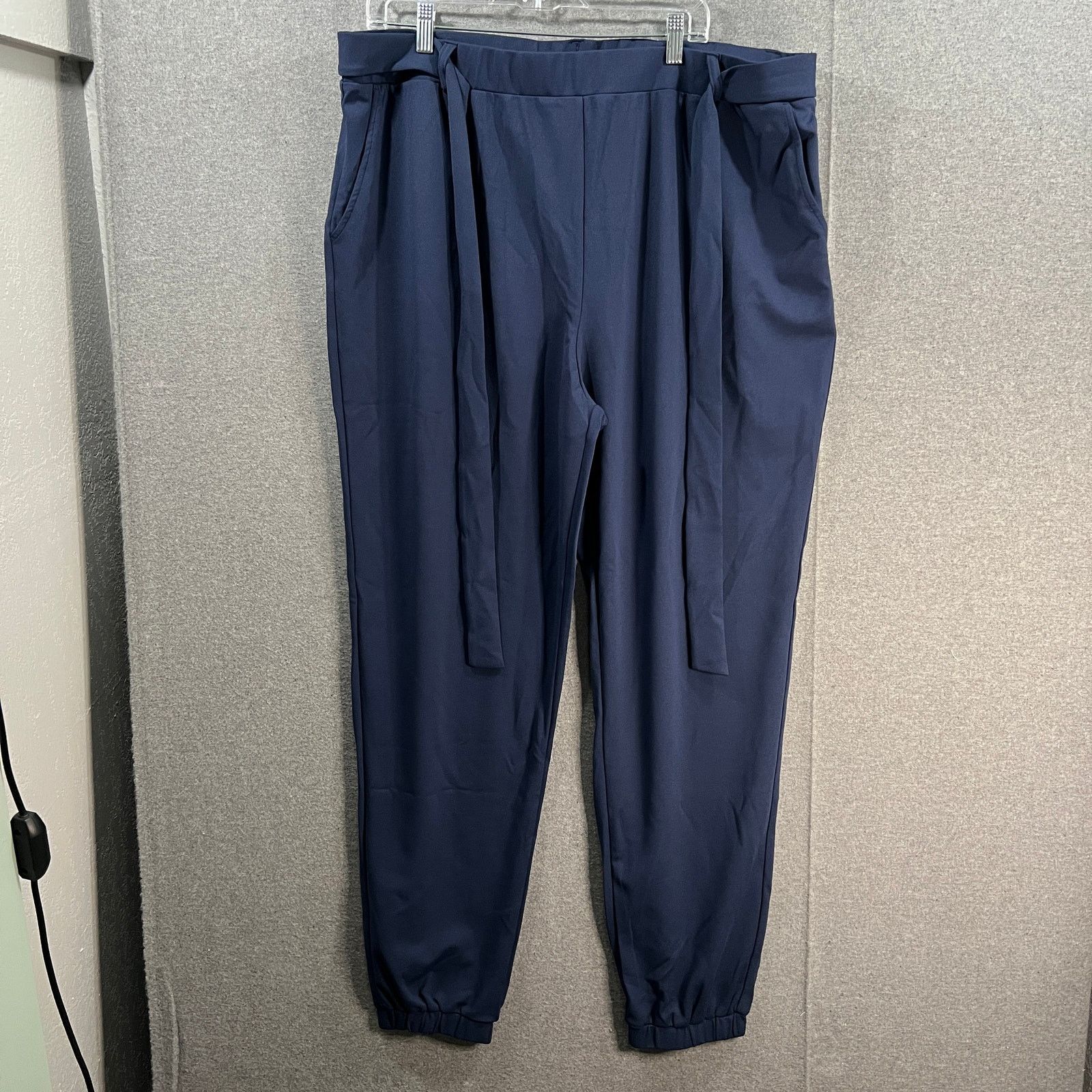 Other Girl With Curves Tall Knit Belted Jogger Pants Midnight Size 40" / US 18 - 1 Thumbnail