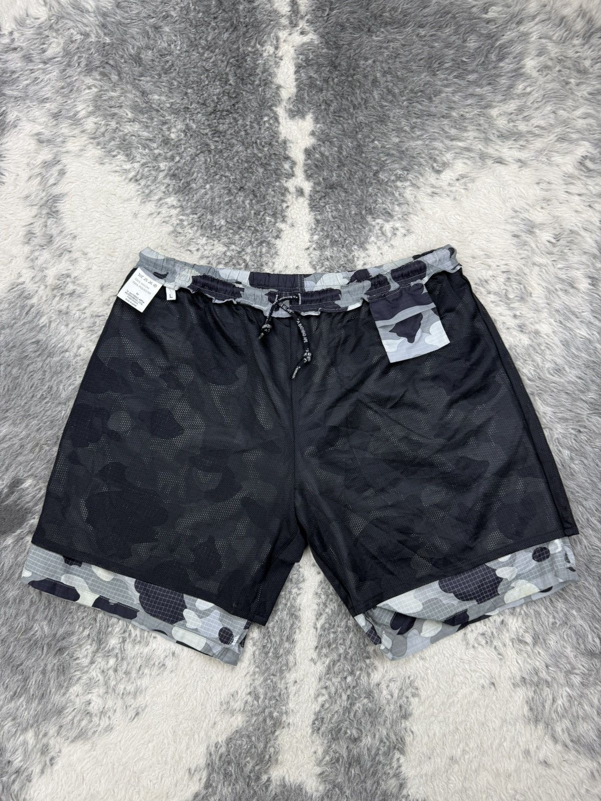 Bape × Vintage 1st Camo Beach Shorts Size US 31 - 9 Thumbnail